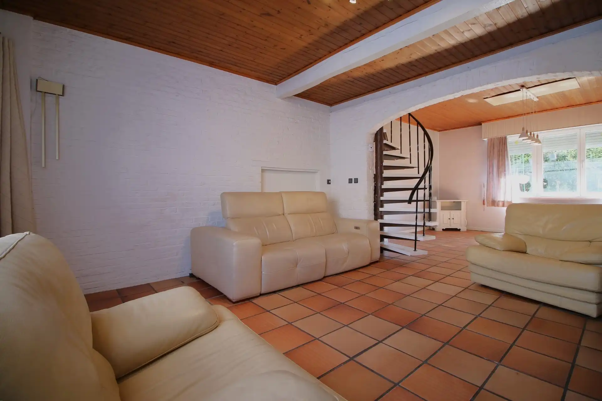 Te renoveren woning 3 slpk & tuin foto 3