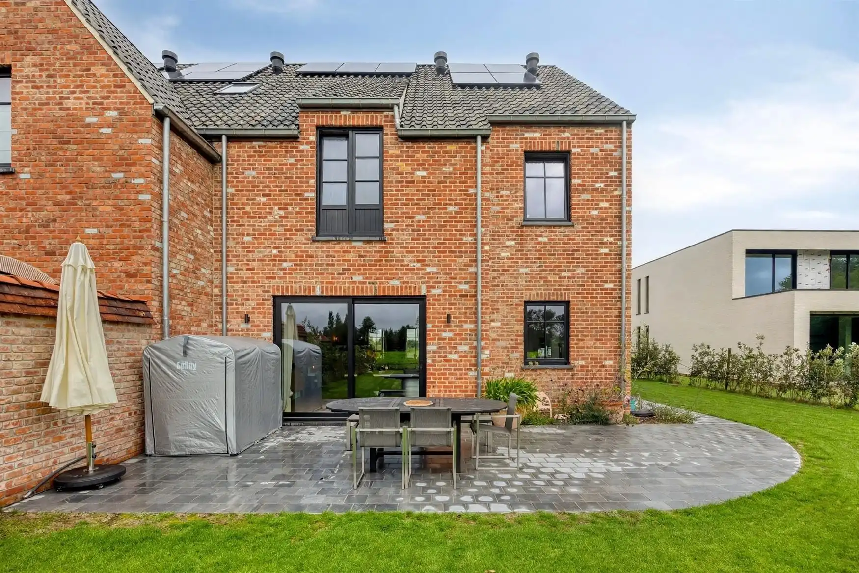 Uitzonderlijke nieuwbouwwoning in landelijke stijl foto 23
