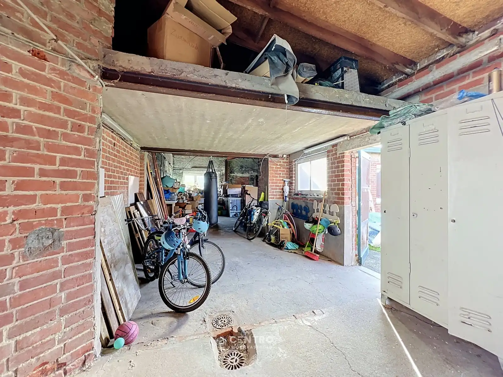 Charmante woning met grote garage/atelier van ± 125m² met landelijke vergezichten op een perceel van 831m². foto 24