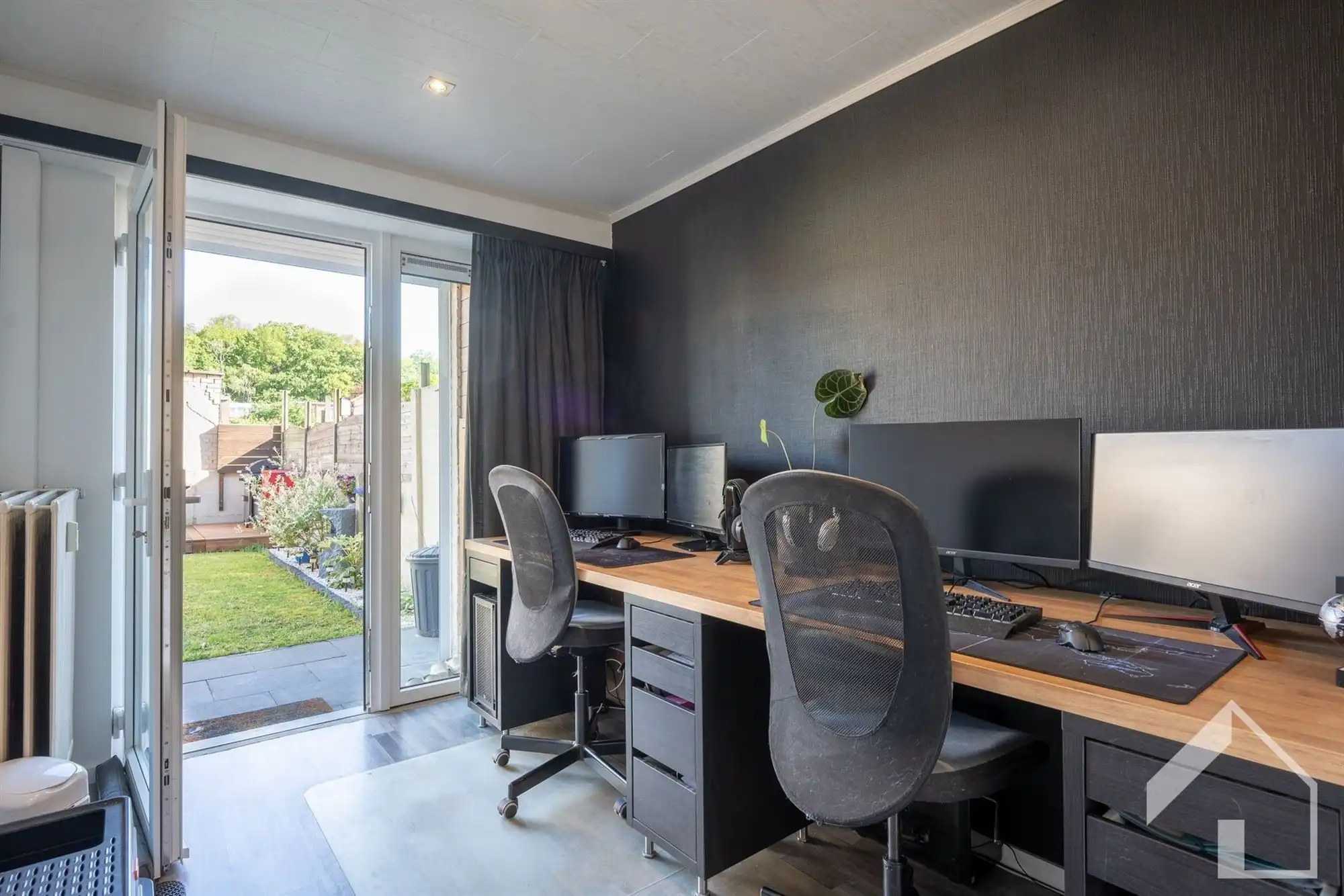 Instapklaar gelijkvloers appartement met 2 slaapkamers, tuin en terras foto 9