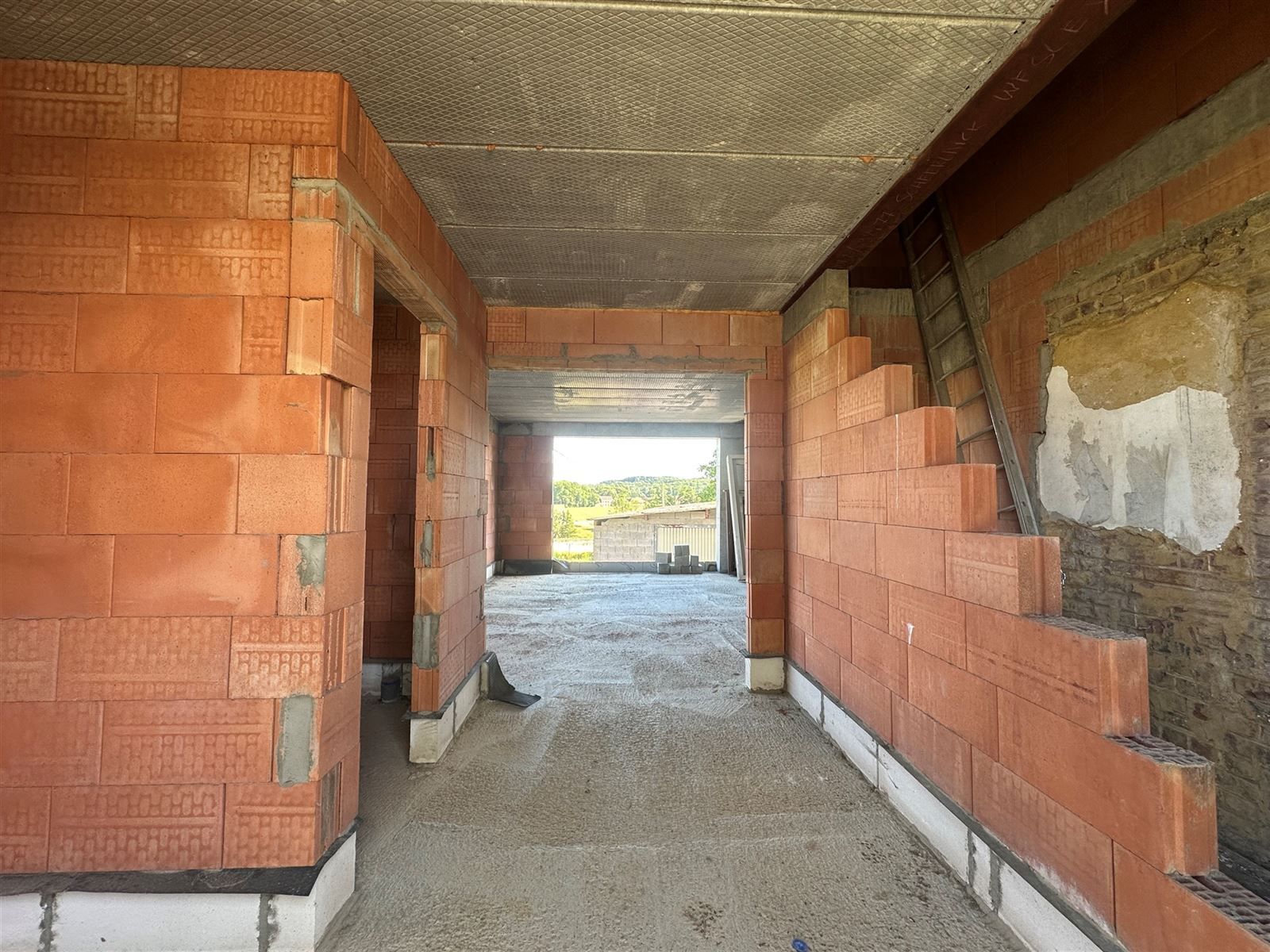 Verder af te werken renovatieproject op prachtige ligging! foto 4