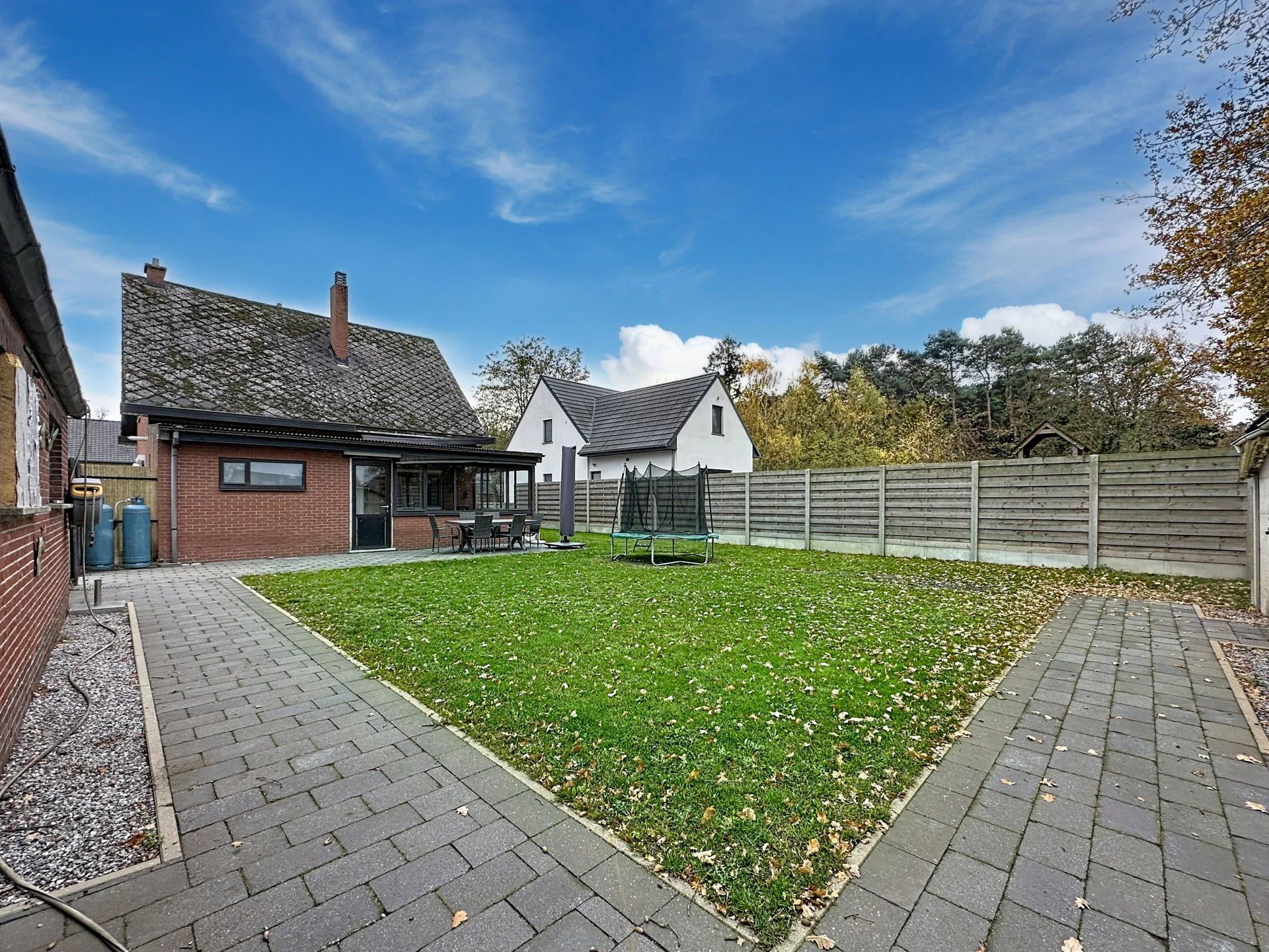 Op te frissen woning met 3 slaapkamers, op een groot perceel, eventueel 2 bouwplaatsen foto 29