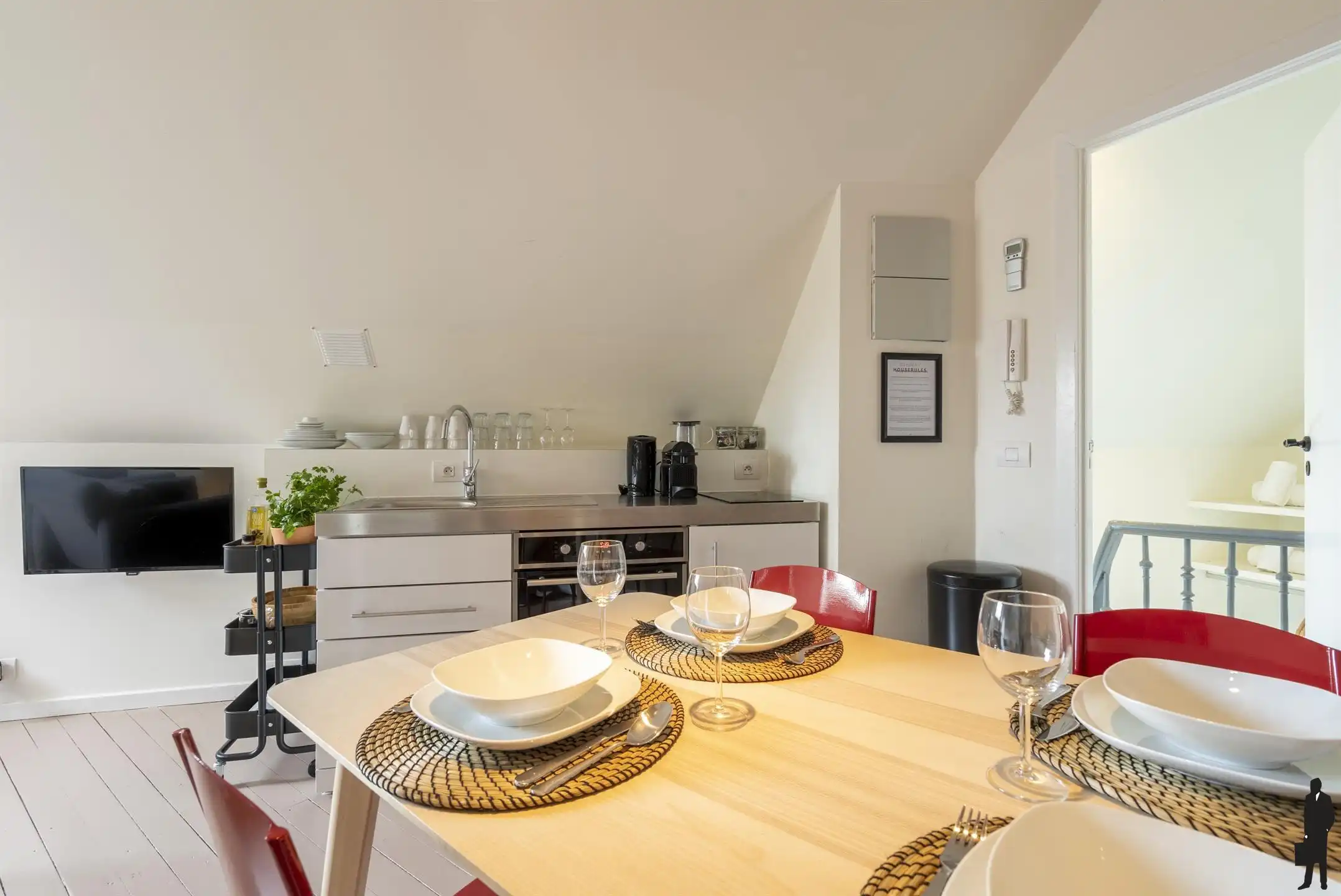 Iconisch hoekpand met drie vergunde duplexen aan het Mechelseplein foto 9