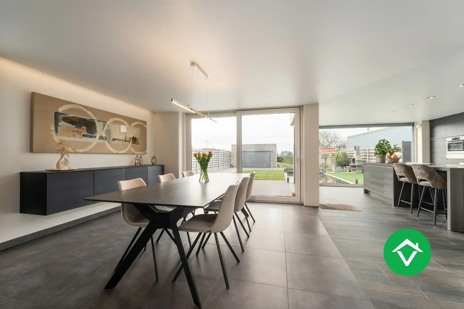 Alleenstaande woning met 4 slaapkamers en garage te Aartrijke foto 3