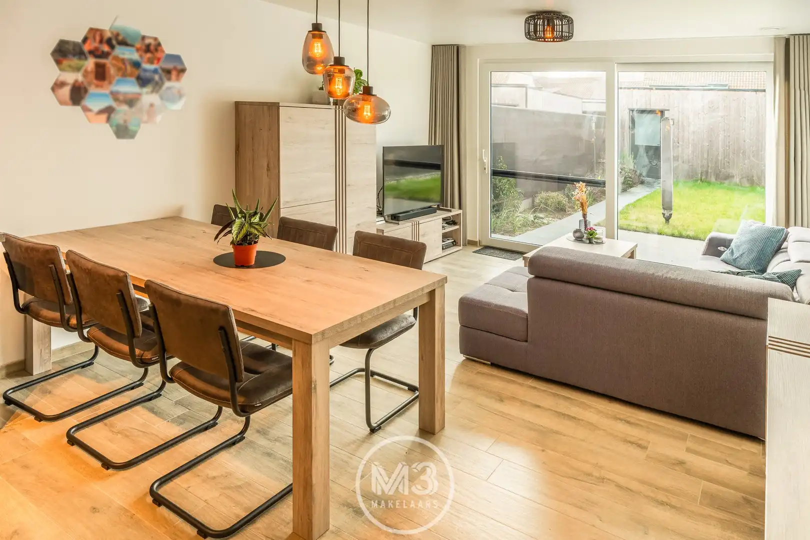 Gelijkvloers appartement met tuin en garage foto {{pictureIndex}}