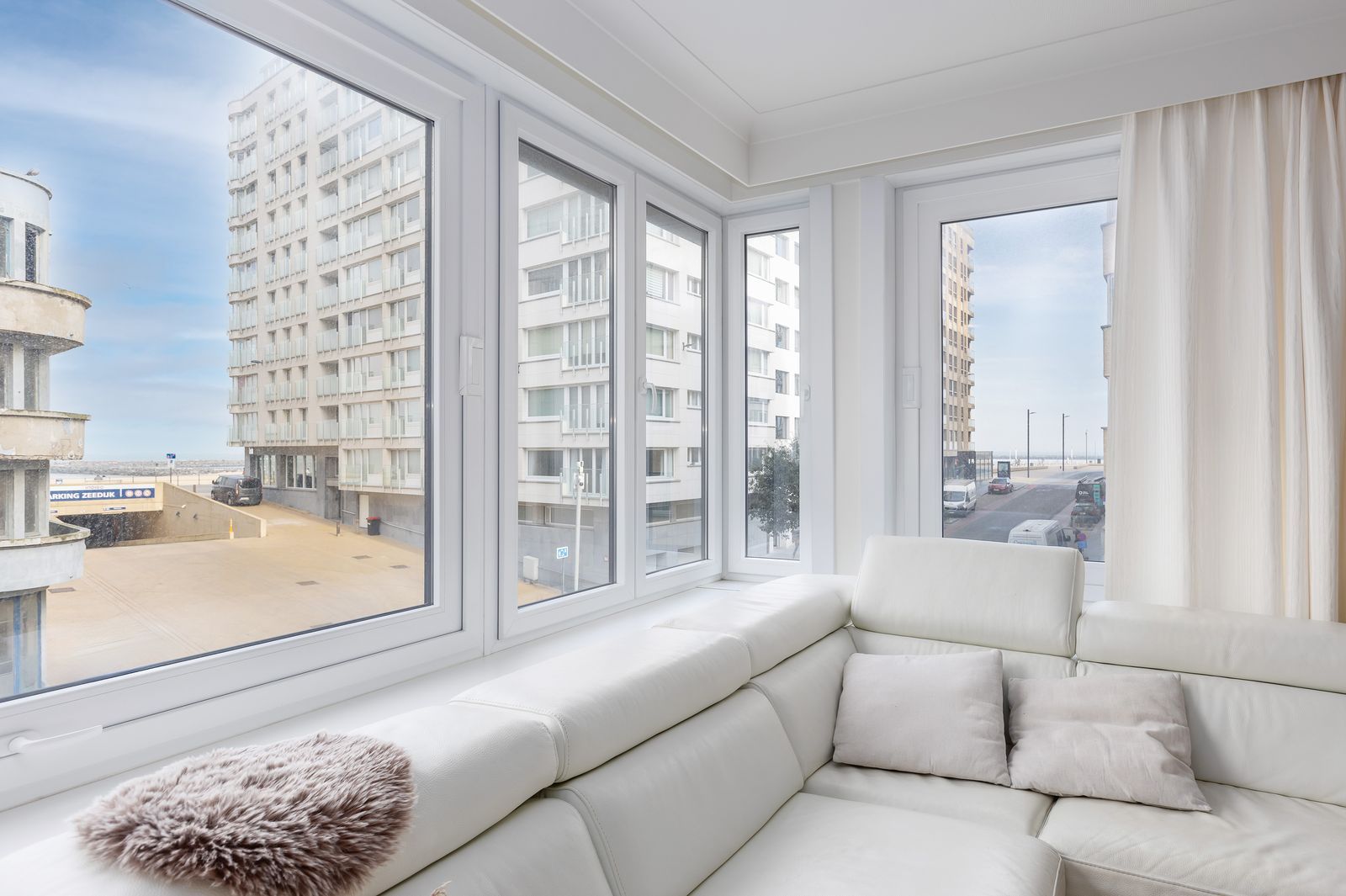 Prachtig appartement met 3 slpk pal aan zee in verzorgde residentie foto 4