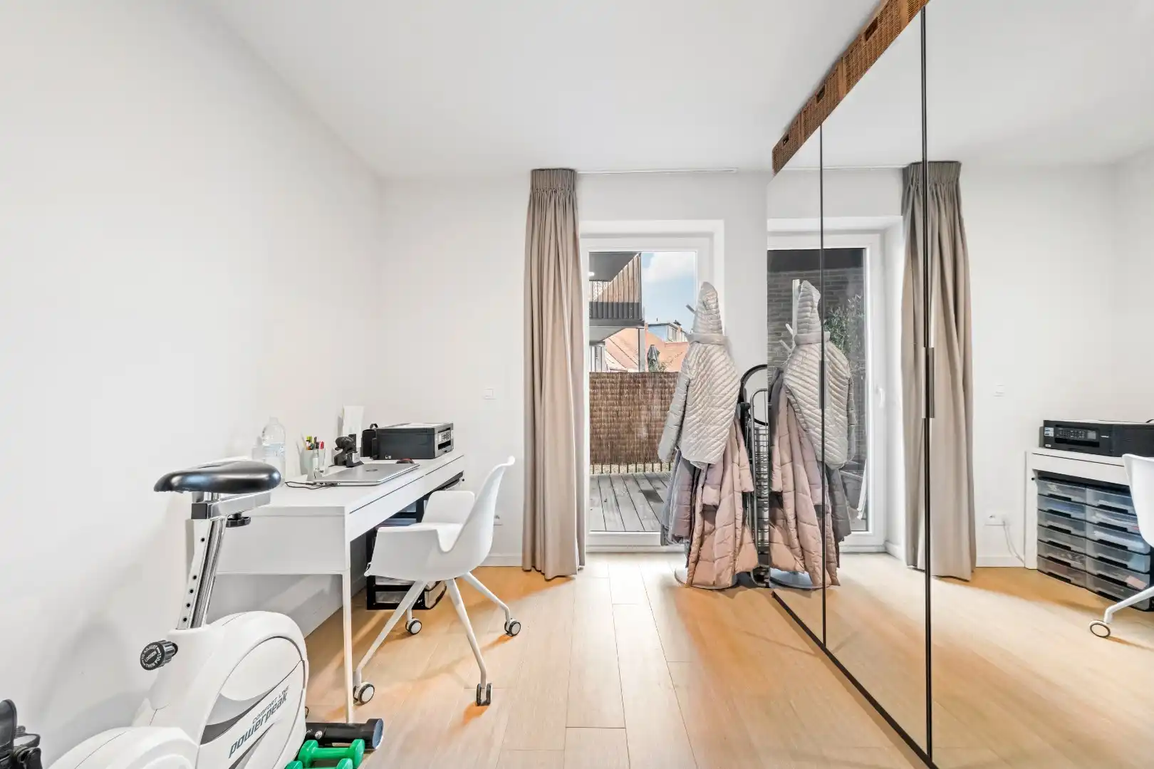 Prachtig hoekappartement met ondergrondse staanplaats foto 7