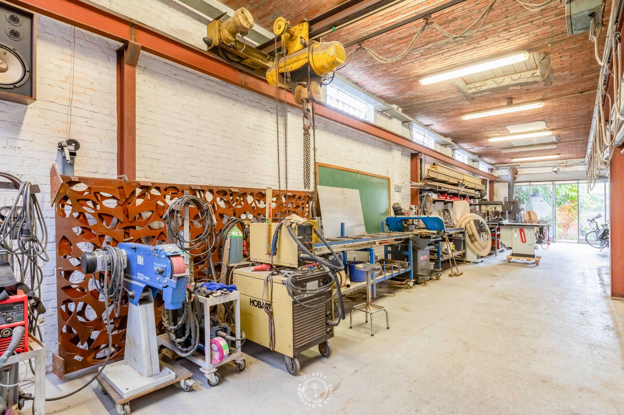 Multifunctioneel woonhuis met magazijn/kantoor en tuin foto 10