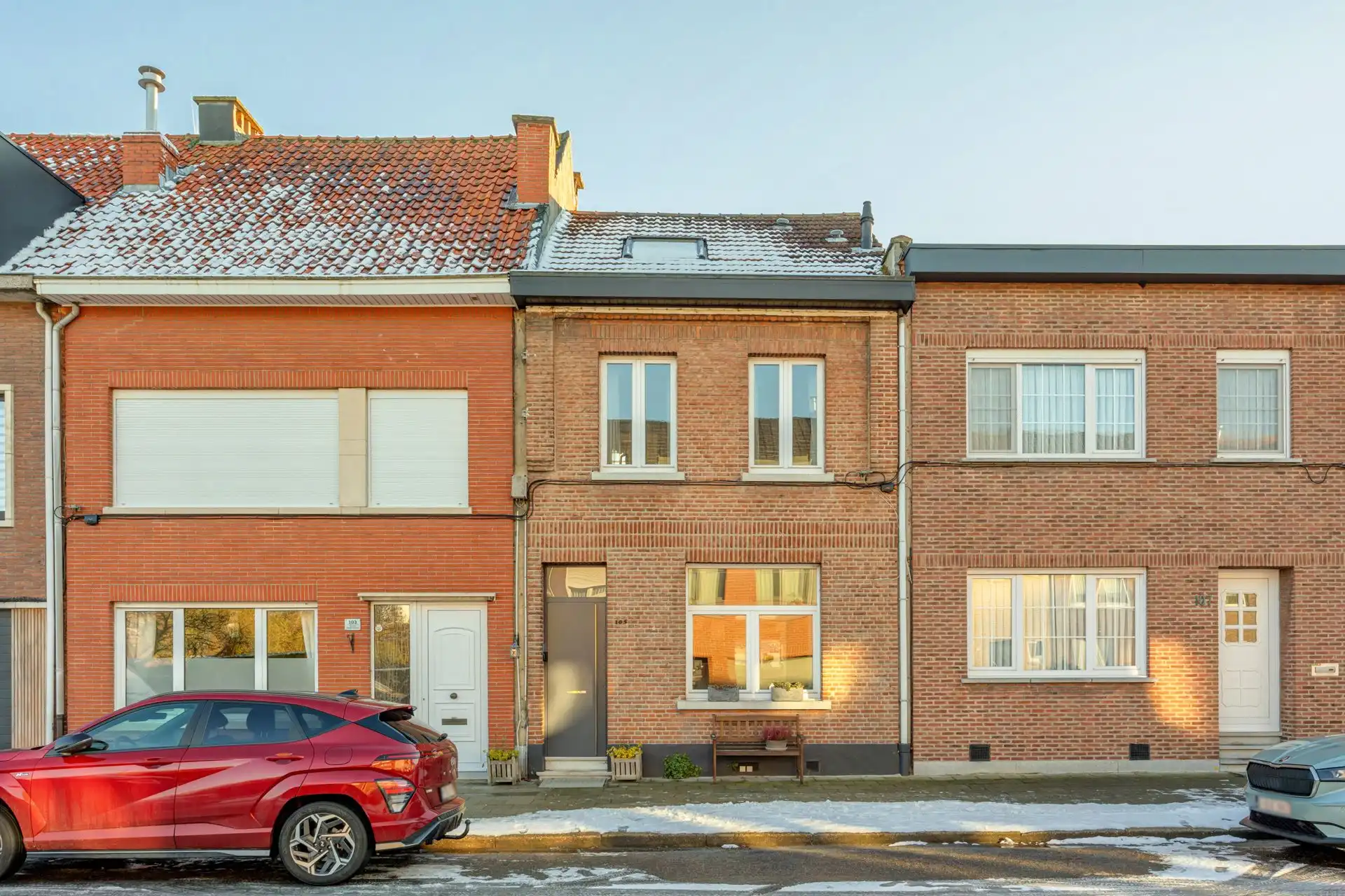 Instapklare eengezinswoning in de gegeerde Koornbloemwijk! foto {{pictureIndex}}