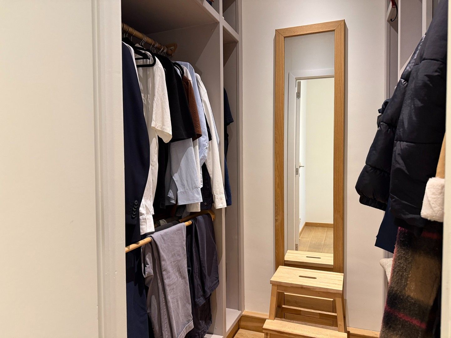 Moderne half open woning met 2 slaapkamers foto 11