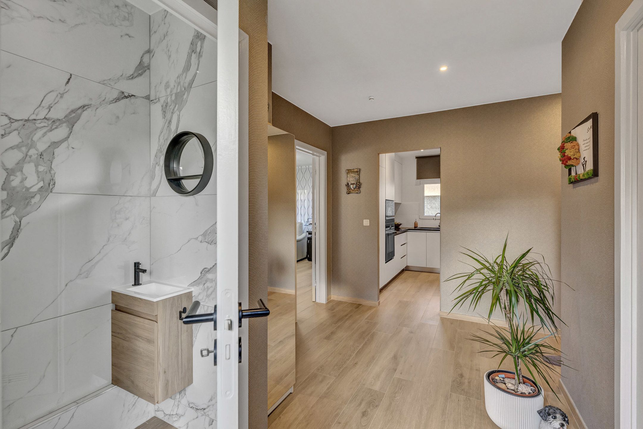 Instapklare bungalow met 3 slaapkamers foto 2
