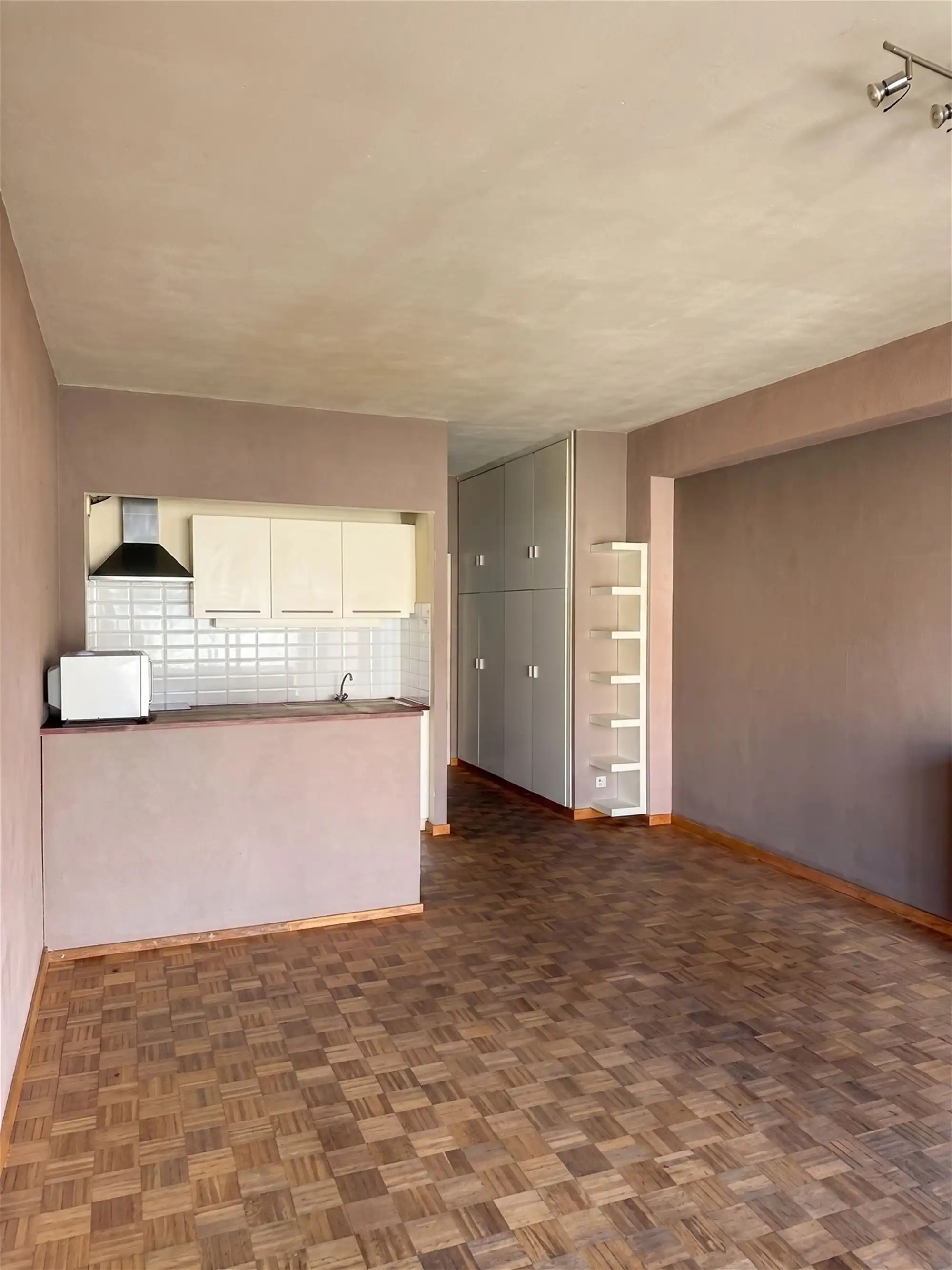 Op te frissen lichtrijke studio op toplocatie foto 2