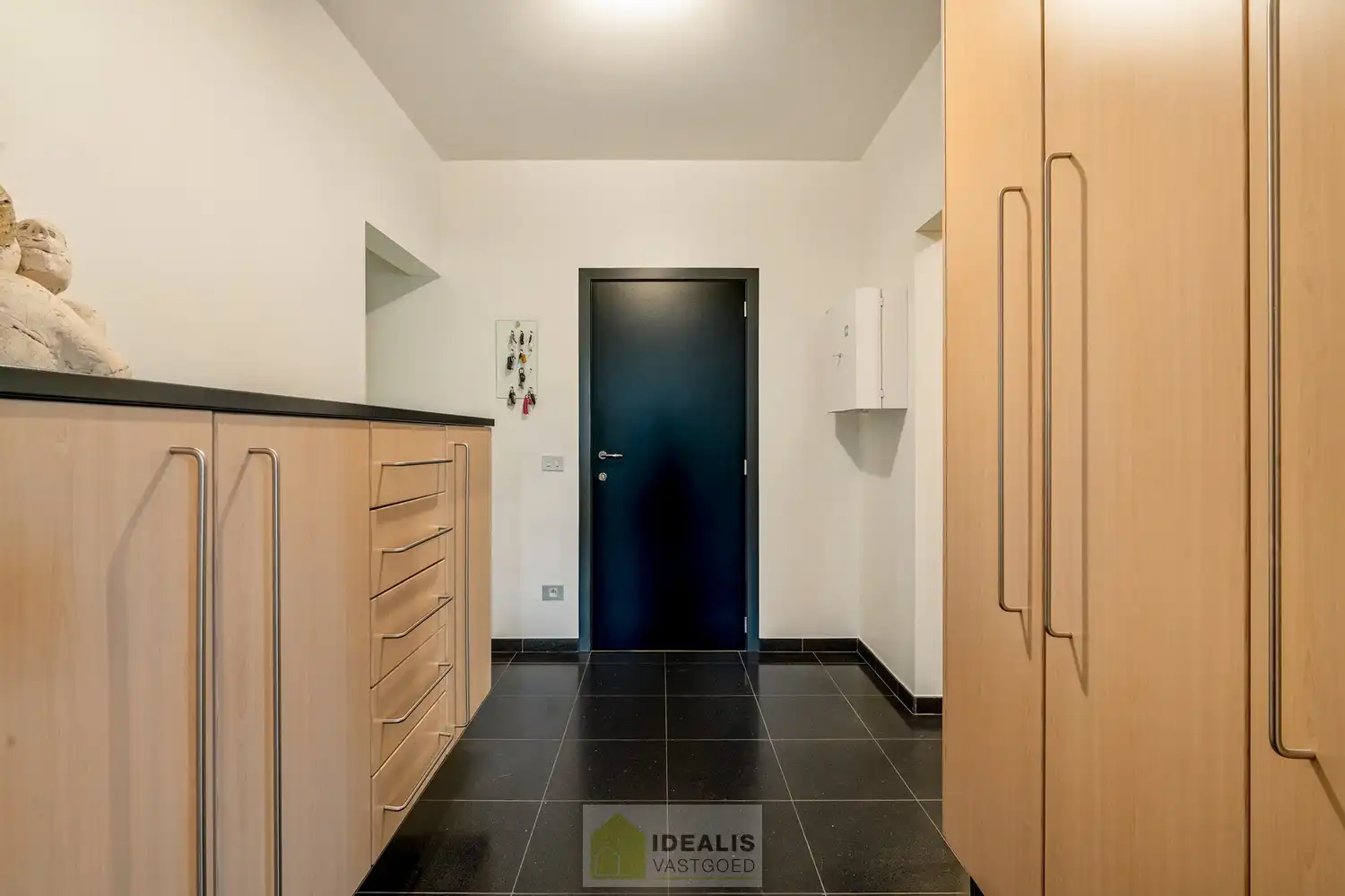 EXTRA RUIME VILLA MET EEN PRACHTIG LICHTRIJKE LEEFRUIMTE, RUIME KEUKEN, 4 SLAAPKAMERS, 2 BADKAMERS EN EEN RUIM PRAKTIJK/KANTOORGEDEELTE OP EEN RIANT EN CENTRAAL PERCEEL VAN MAAR LIEFST 16A 27CA OP EEN GUNSTIGE LOCATIE NABIJ HET CENTRUM VAN ACHEL! foto 25