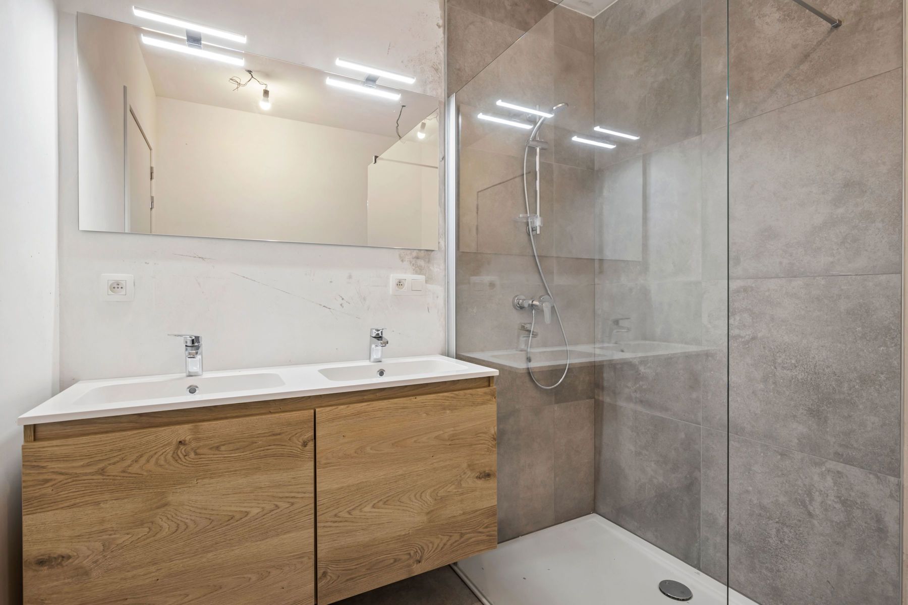 Prachtig nieuwbouwappartement met volledige zolderverdieping foto 15