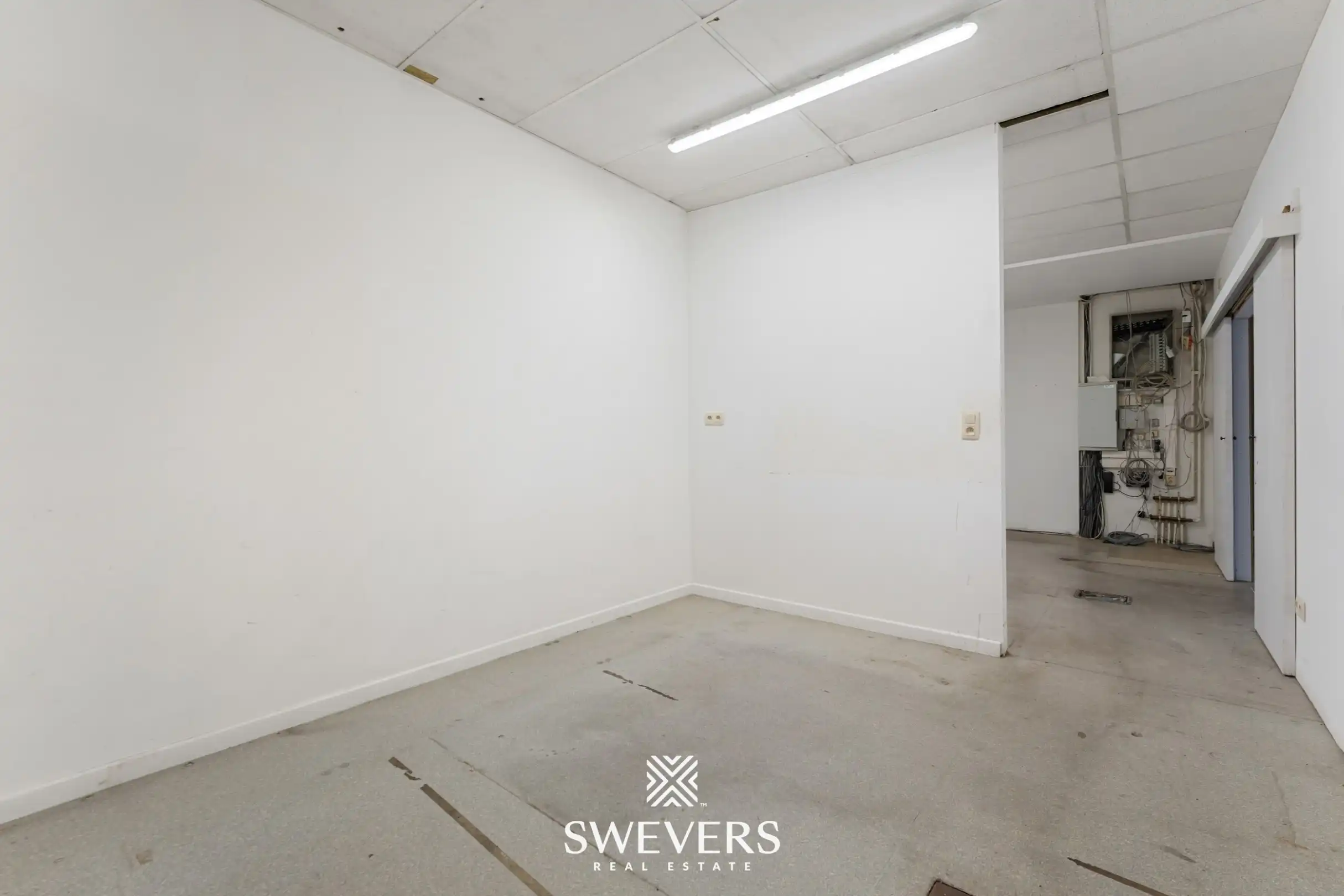 Commerciële opportuniteit met veel visibiliteit en ruimte in het centrum van Beringen foto 24