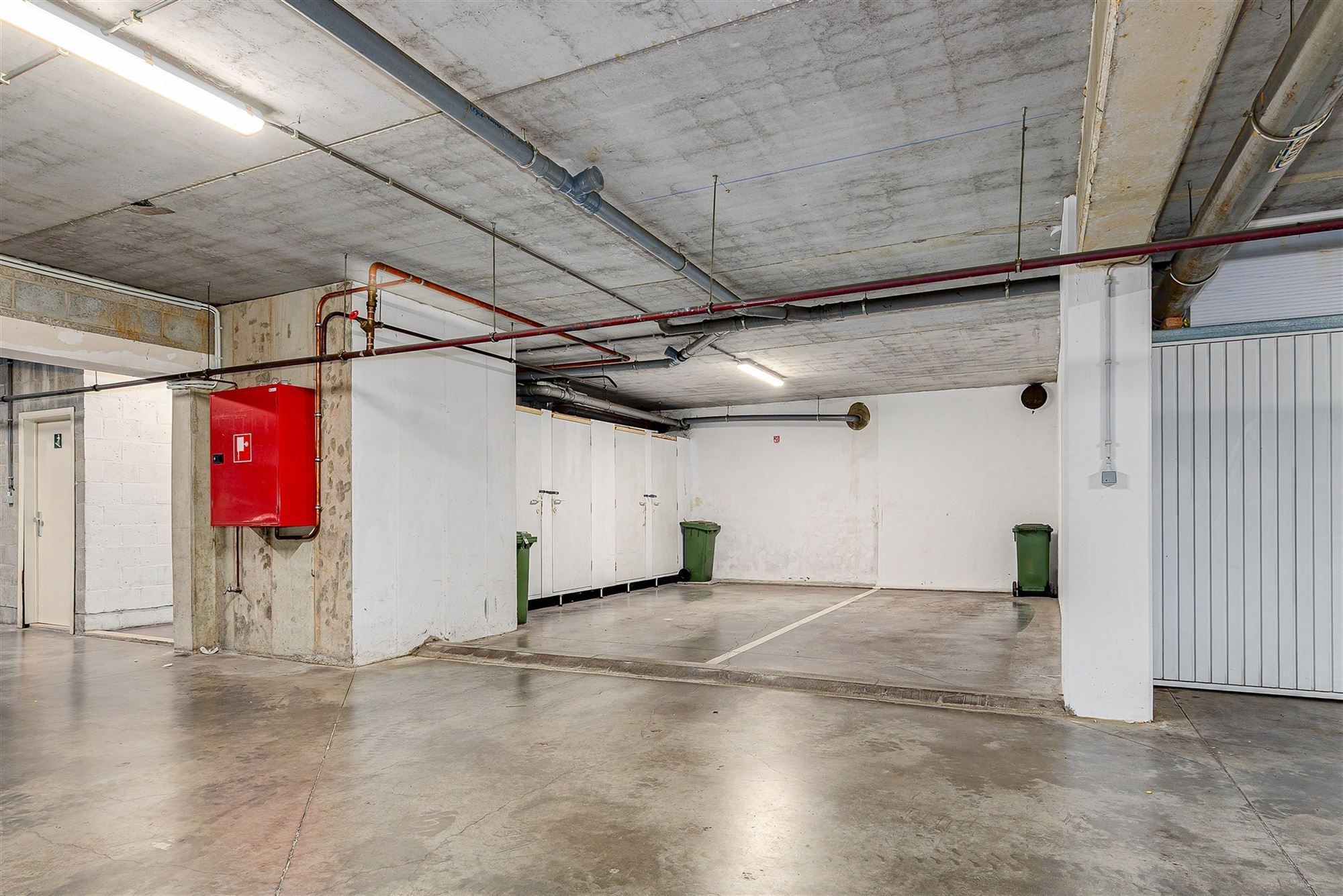 Ruim 2 slpk appartement, terras en P te Hoboken foto 14