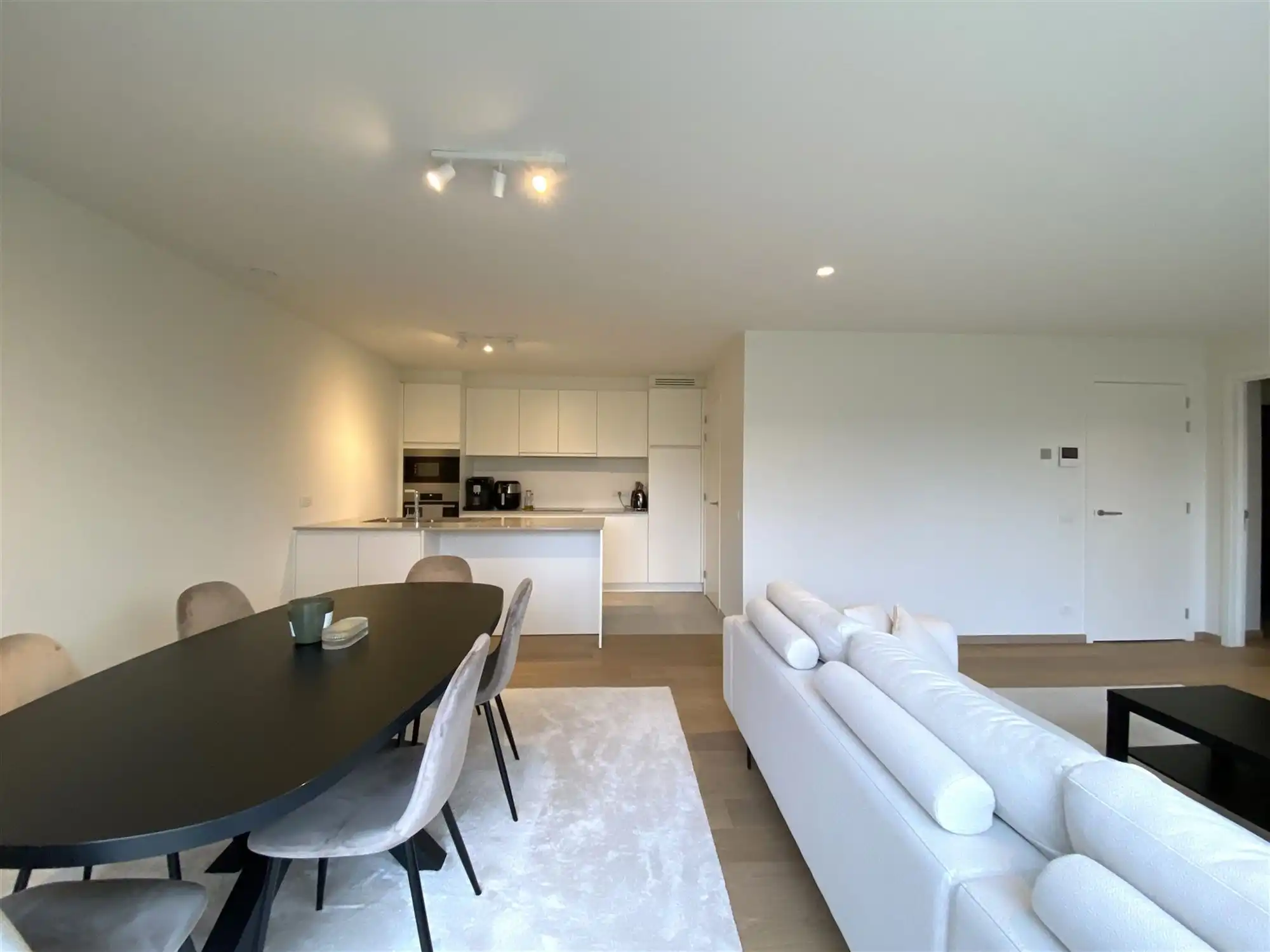 Gelijkvloers appartement met 2 slpk's en garage foto 4