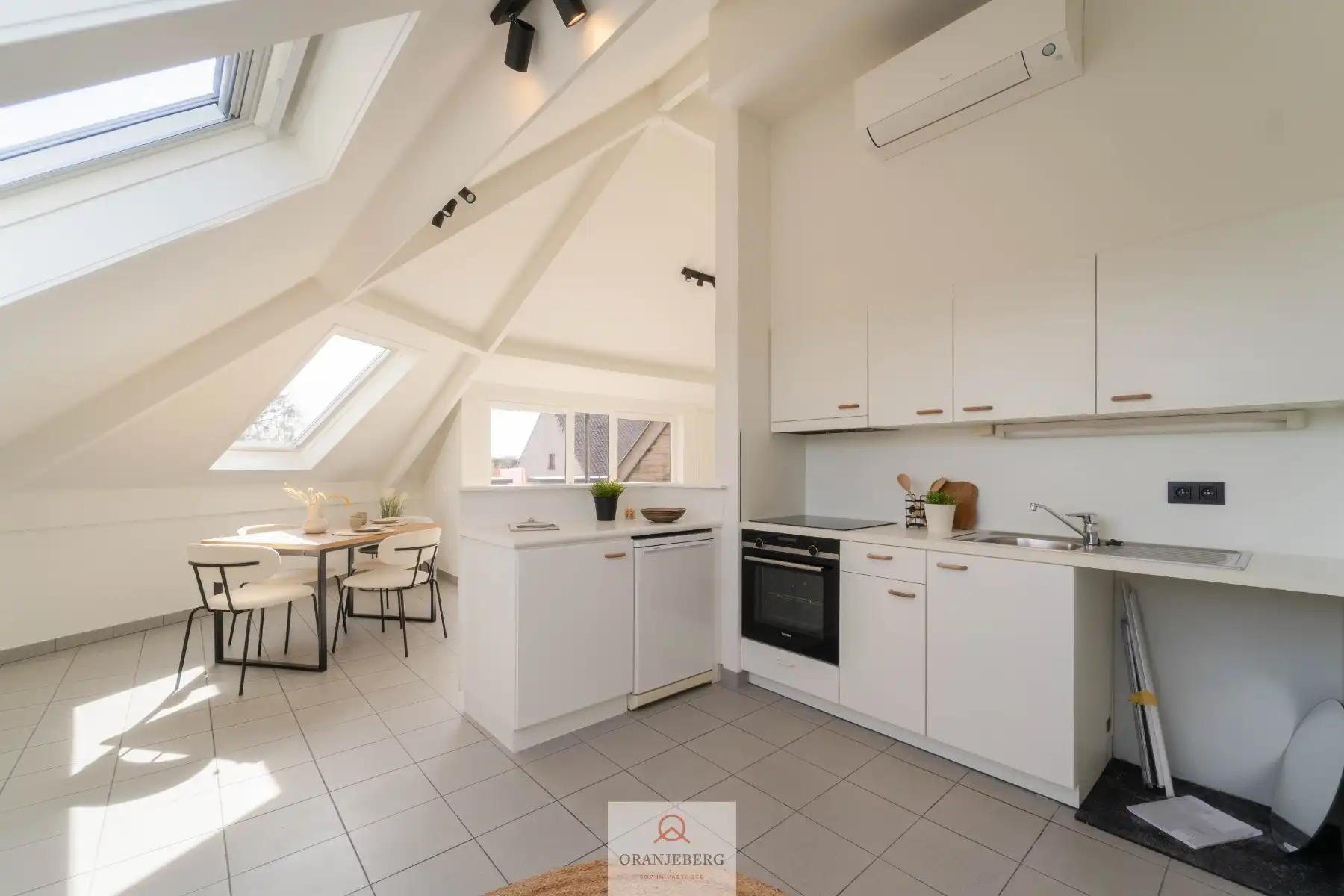 Gerenoveerd, lichtrijk 2 slpk-appartement met zonneterras foto 10