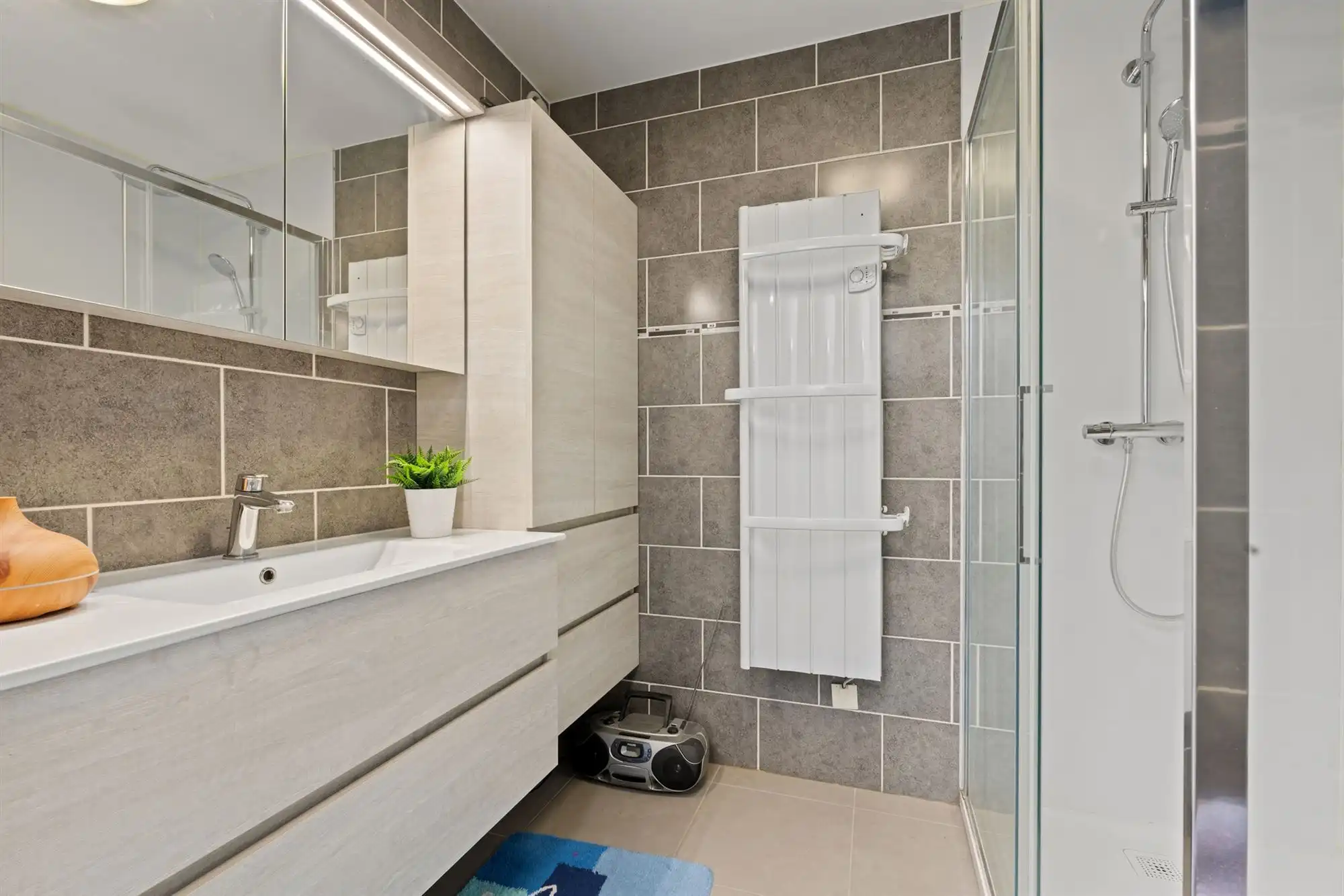 Instapklaar duplexappartement met zonneterras op toplocatie in Bredene foto 13