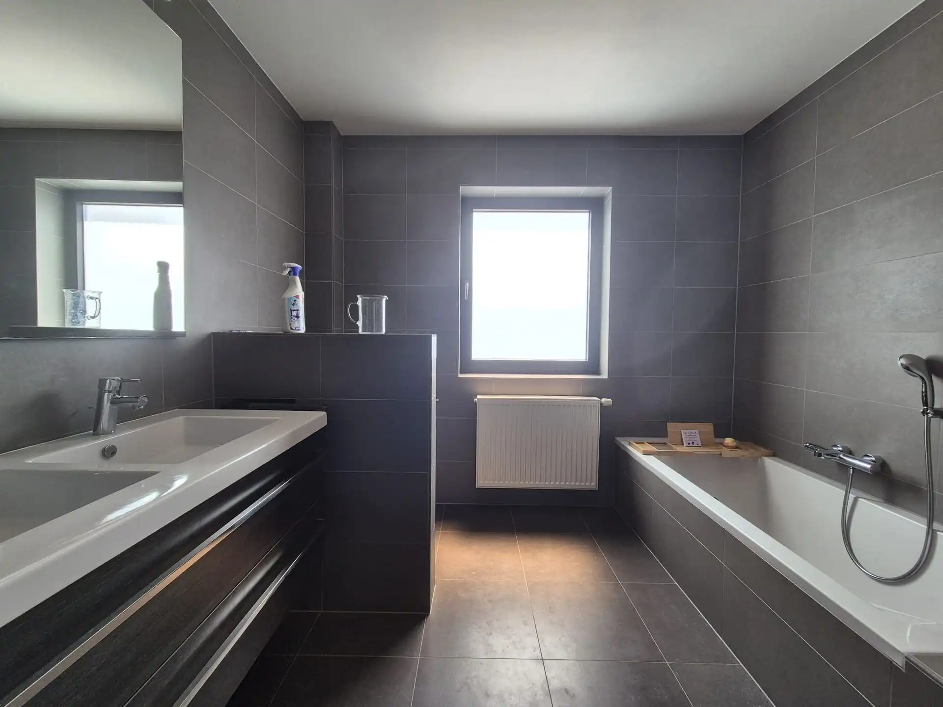 Mooi en prima gelegen ruime woning met tuin. foto 26