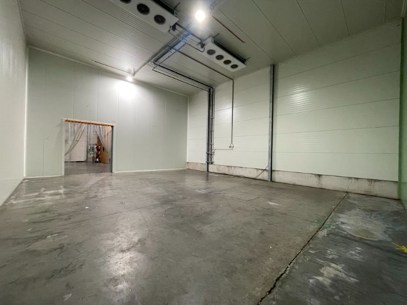 250m² opslagruimte incl. 124m² koelruimte te huur in Evergem. foto 5