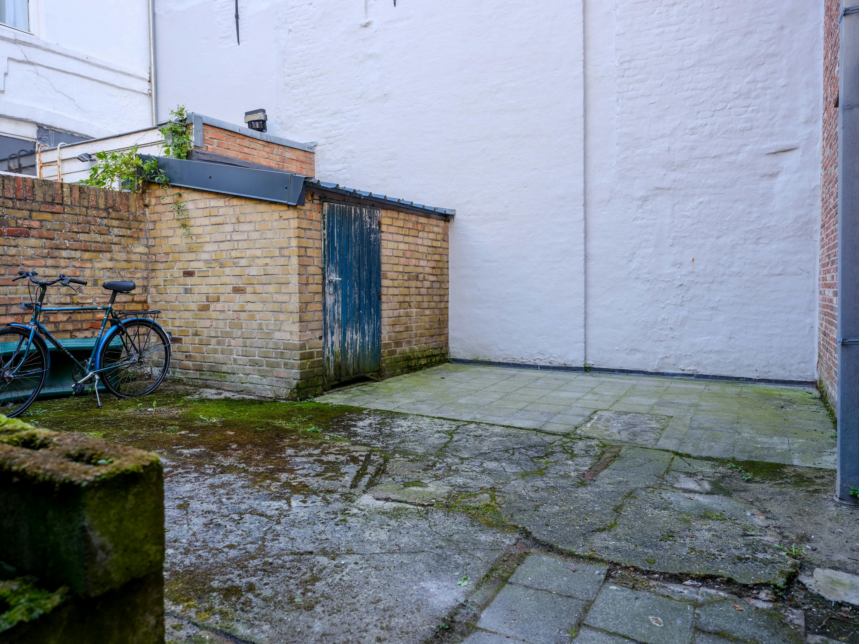 Te renoveren statige hoekwoning in Brugge te koop foto 9