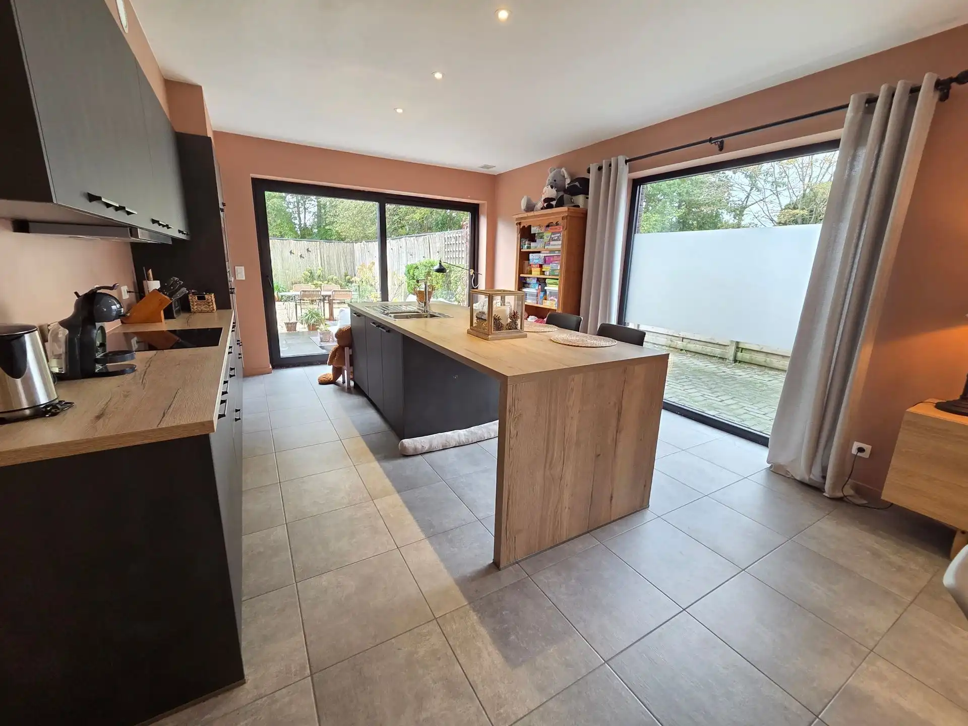 Ruim duplexapp van 144 m², 3 slpks met zuidgerichte tuin en 2 staanplaatsen foto 4