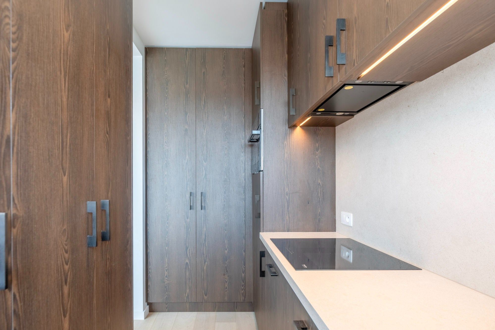 Rustig gelegen volledig gerenoveerd appartement met een open zicht over de villa's. foto 8