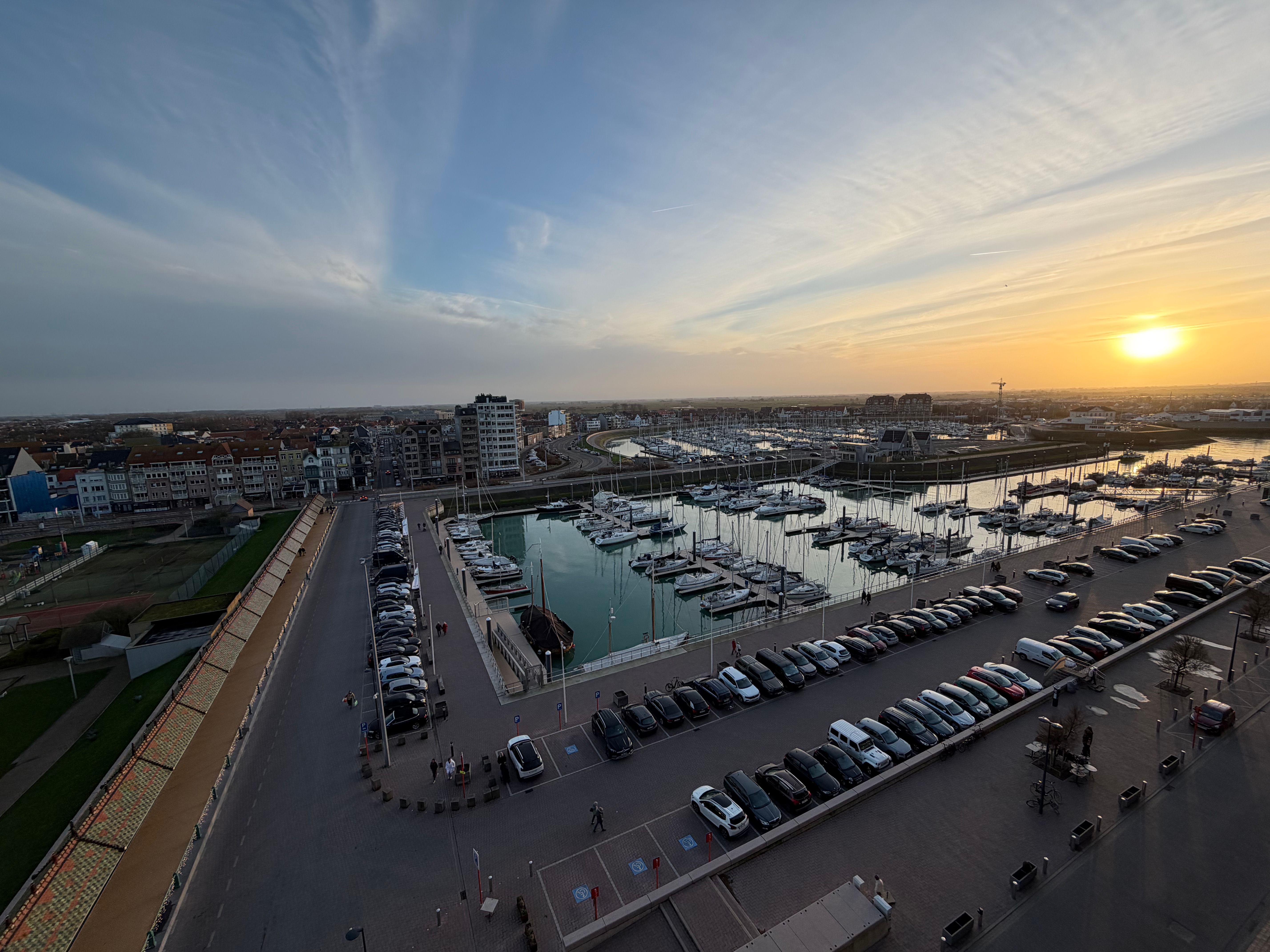 Instapklaar en gemeubeld appartement met één slaapkamer, gelegen op een toplocatie in Blankenberge met uitzonderlijk zicht. foto 8