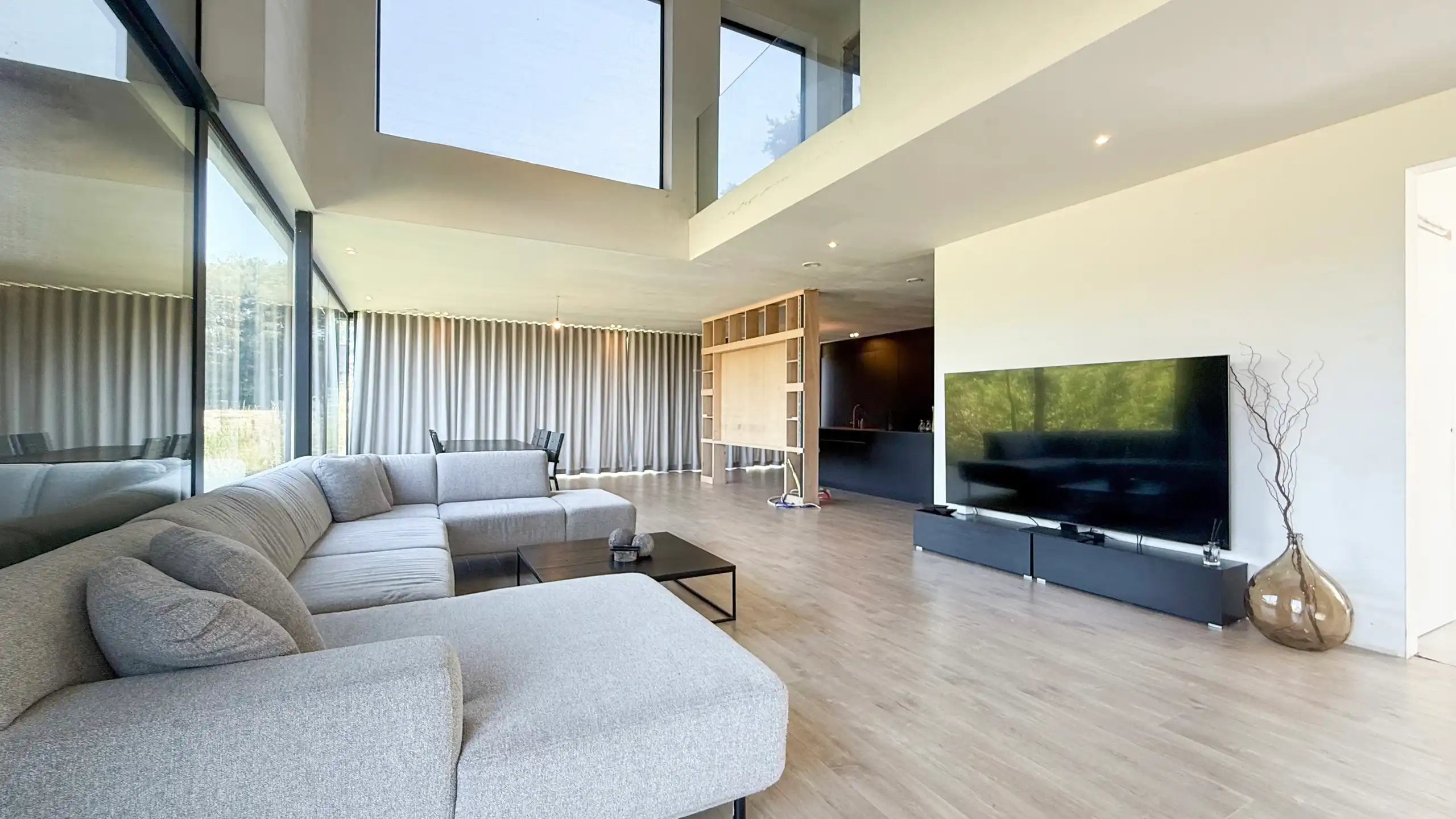 Moderne instapklare woning met 4 slpk op rustige ligging! foto 4