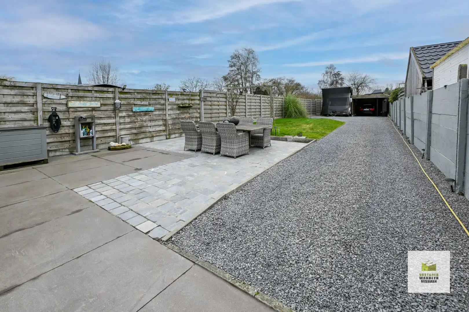 Rustig gelegen halfopen bebouwing, 594 m² opp met 3 slaapkamers foto 24