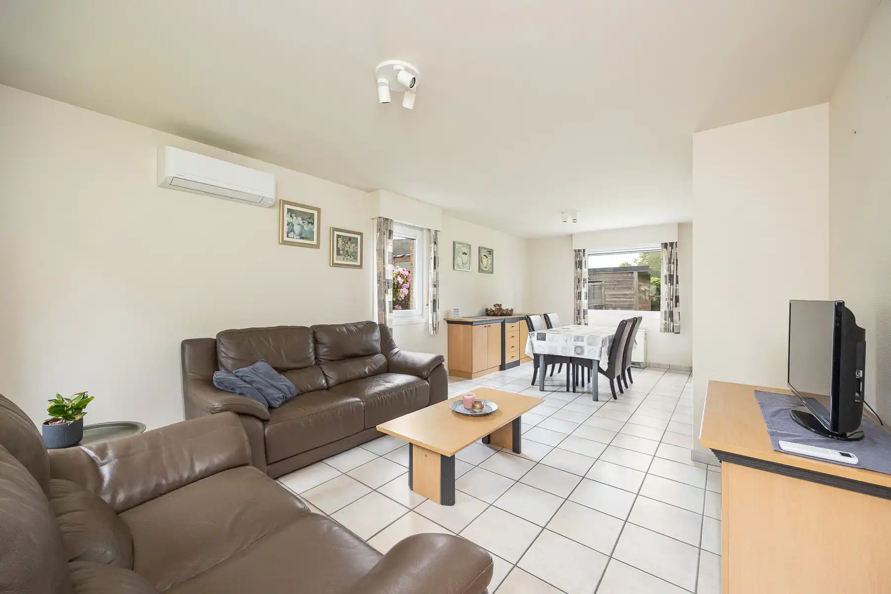 WAAUW! open bebouwing met tuin, zonnepanelen en veel privacy foto 8