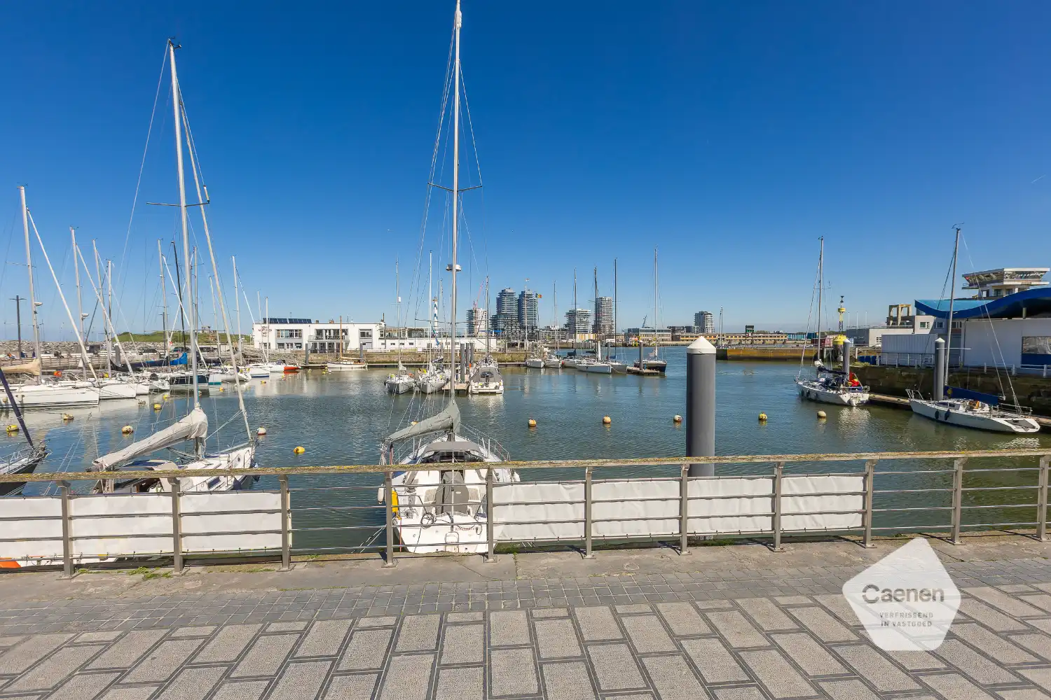 Lichtrijk appartement met zijdelings zicht op de haven in hartje Oostende foto 18