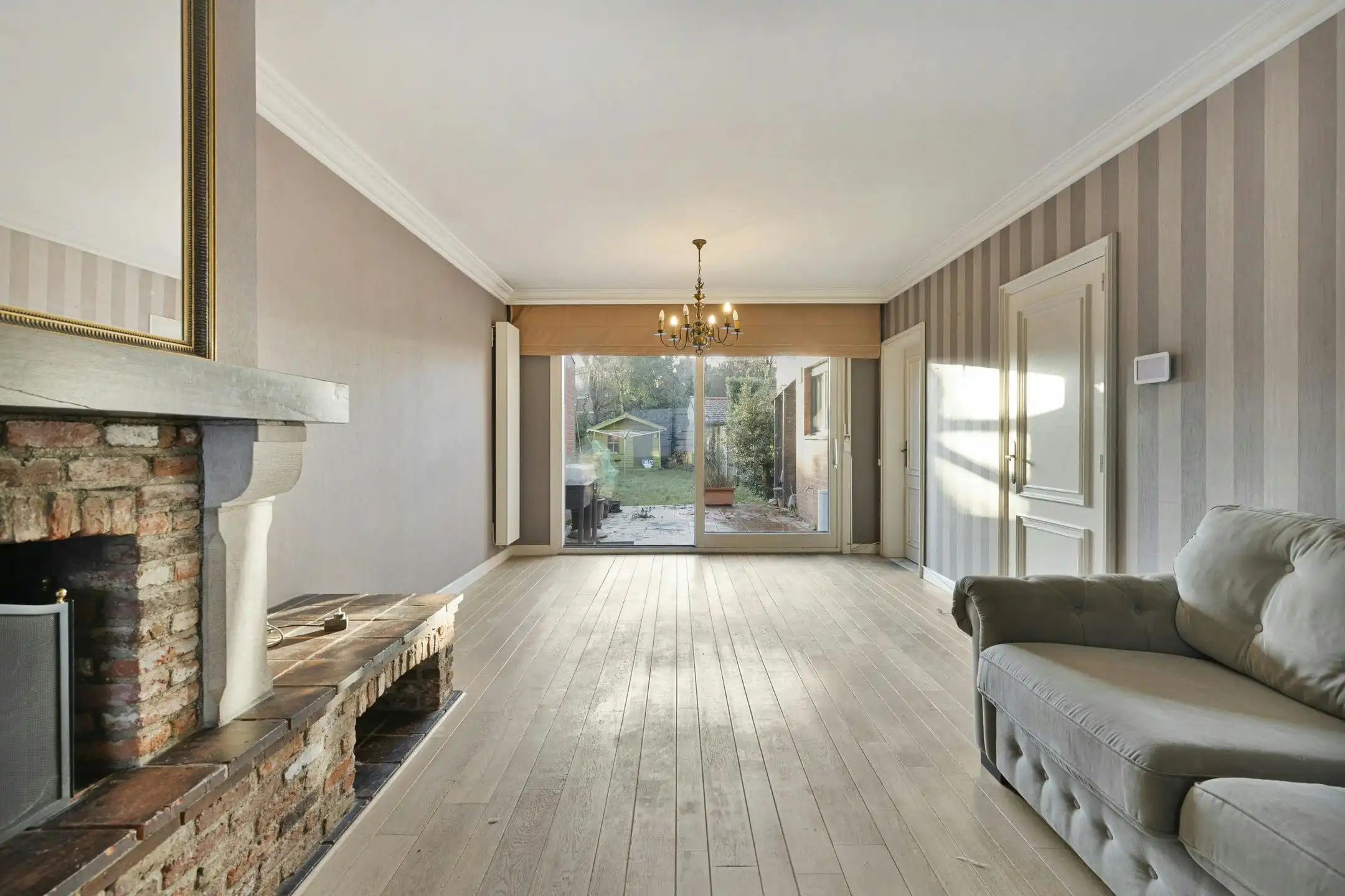 Ruime gezinswoning met 5 slaapkamers te koop in Brugge foto 3