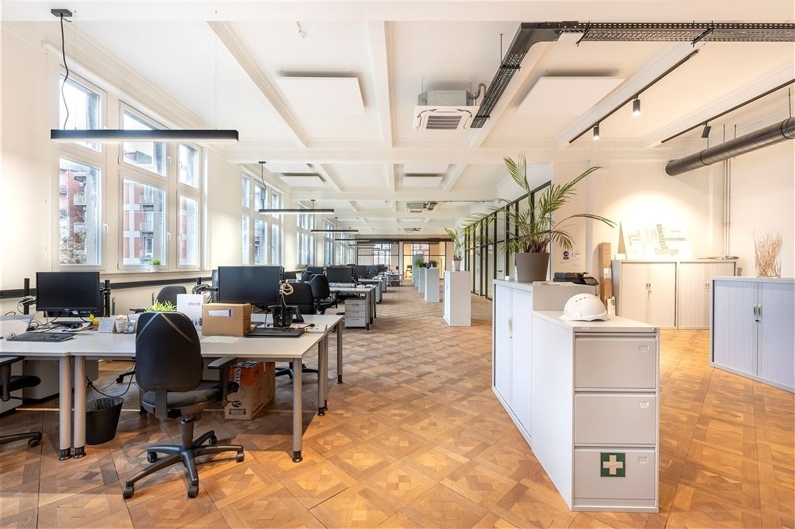 Instapklaar kantoor te huur op unieke locatie - 579m² foto 8