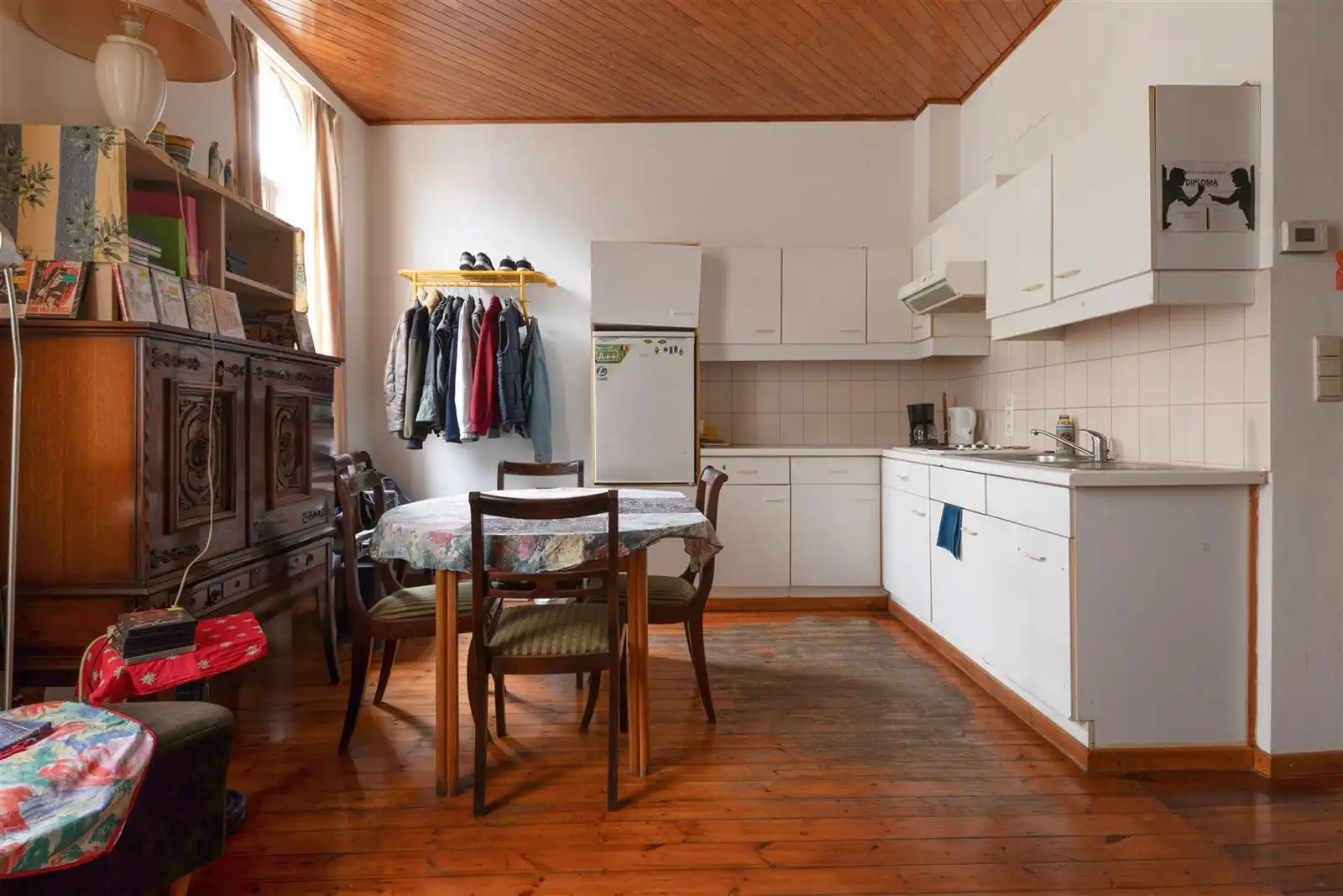 Ruim herenhuis in hartje Aalst foto 18