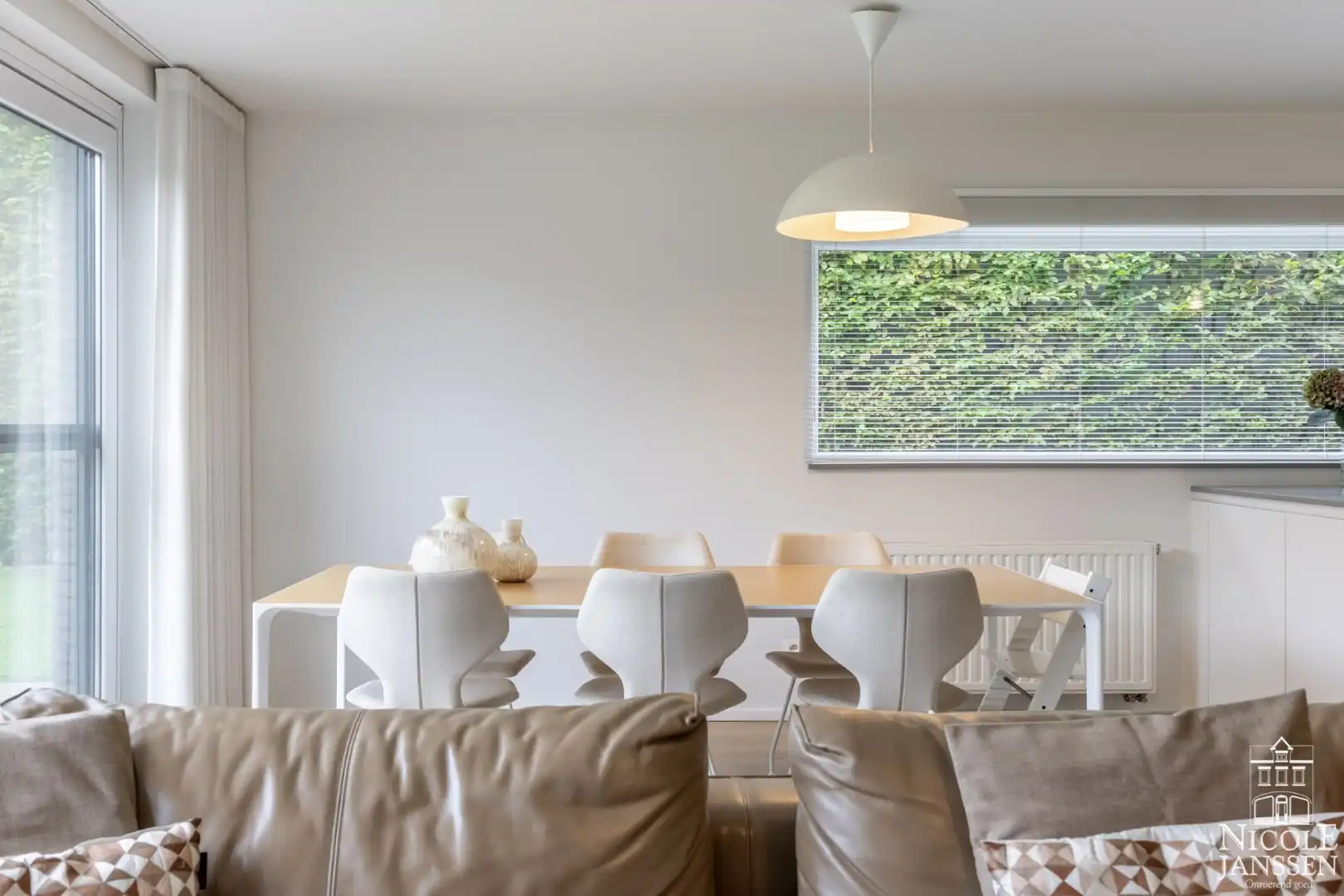 Moderne halfopen nieuwbouwwoning met drie slaapkamers  foto 7