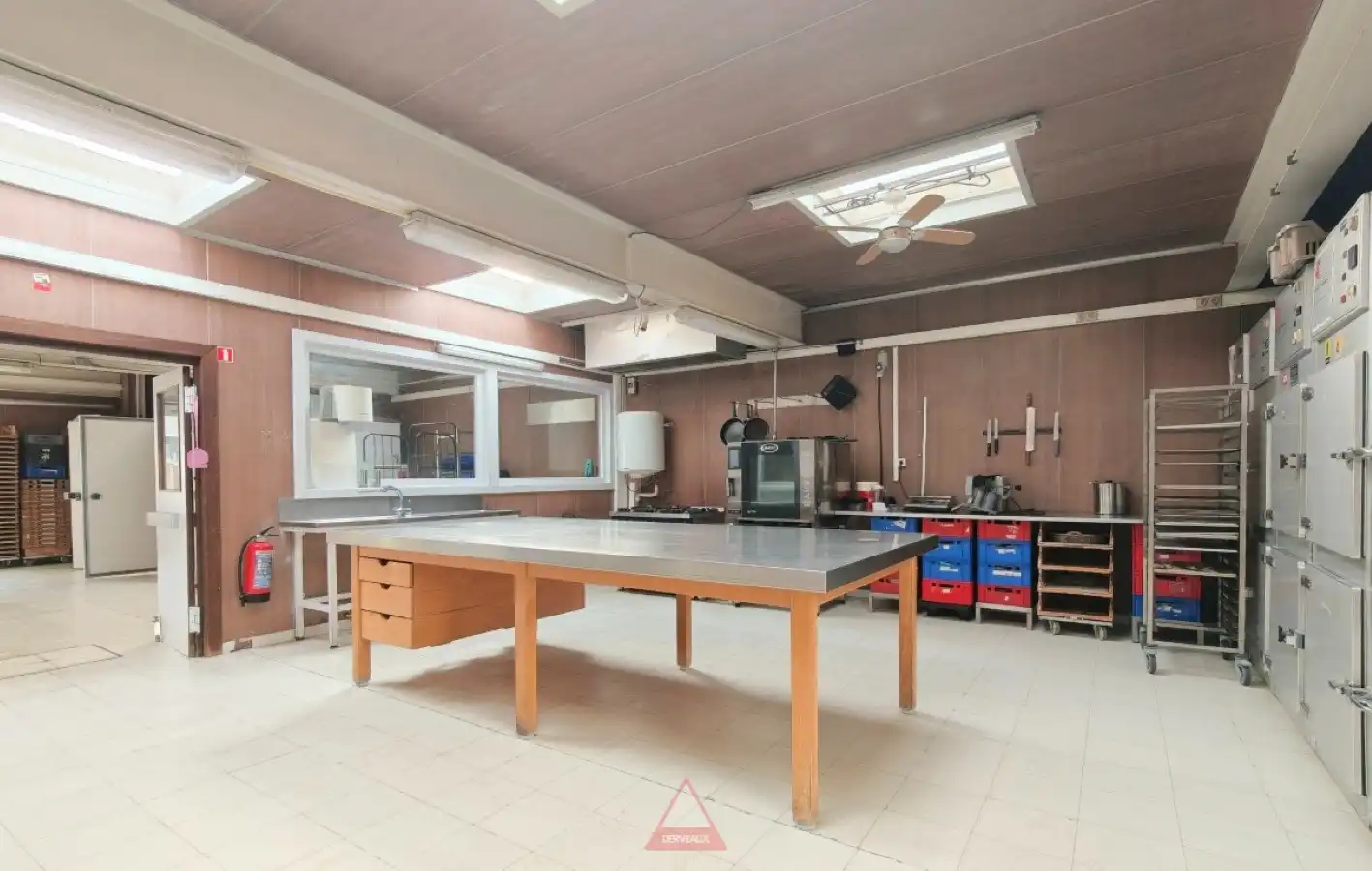 Moorslede – Veelzijdig handelspand met woonst en magazijn op commerciële ligging foto 8