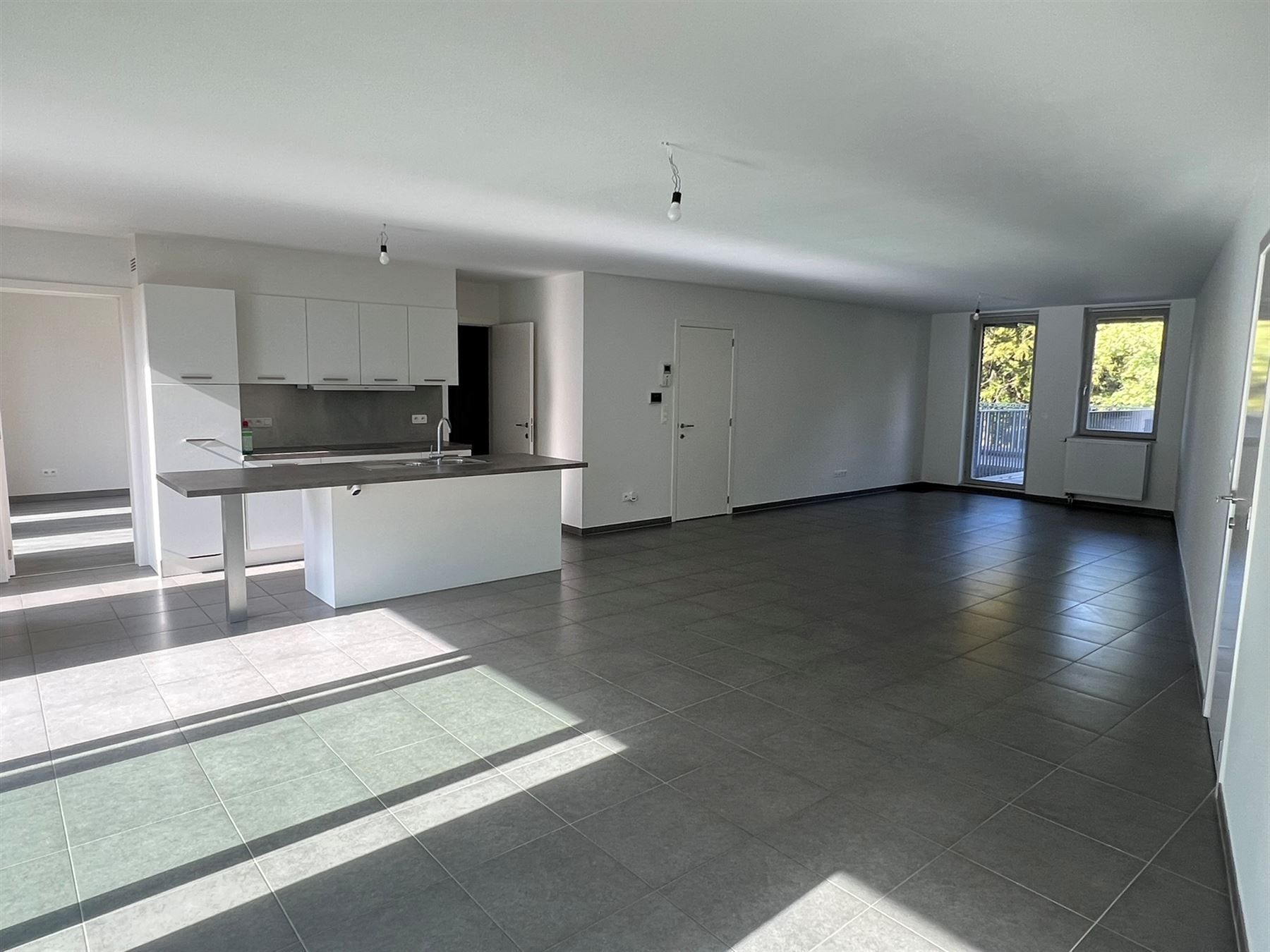 Ruim appartement met 3 slaapkamers, dakterras en garage foto 9