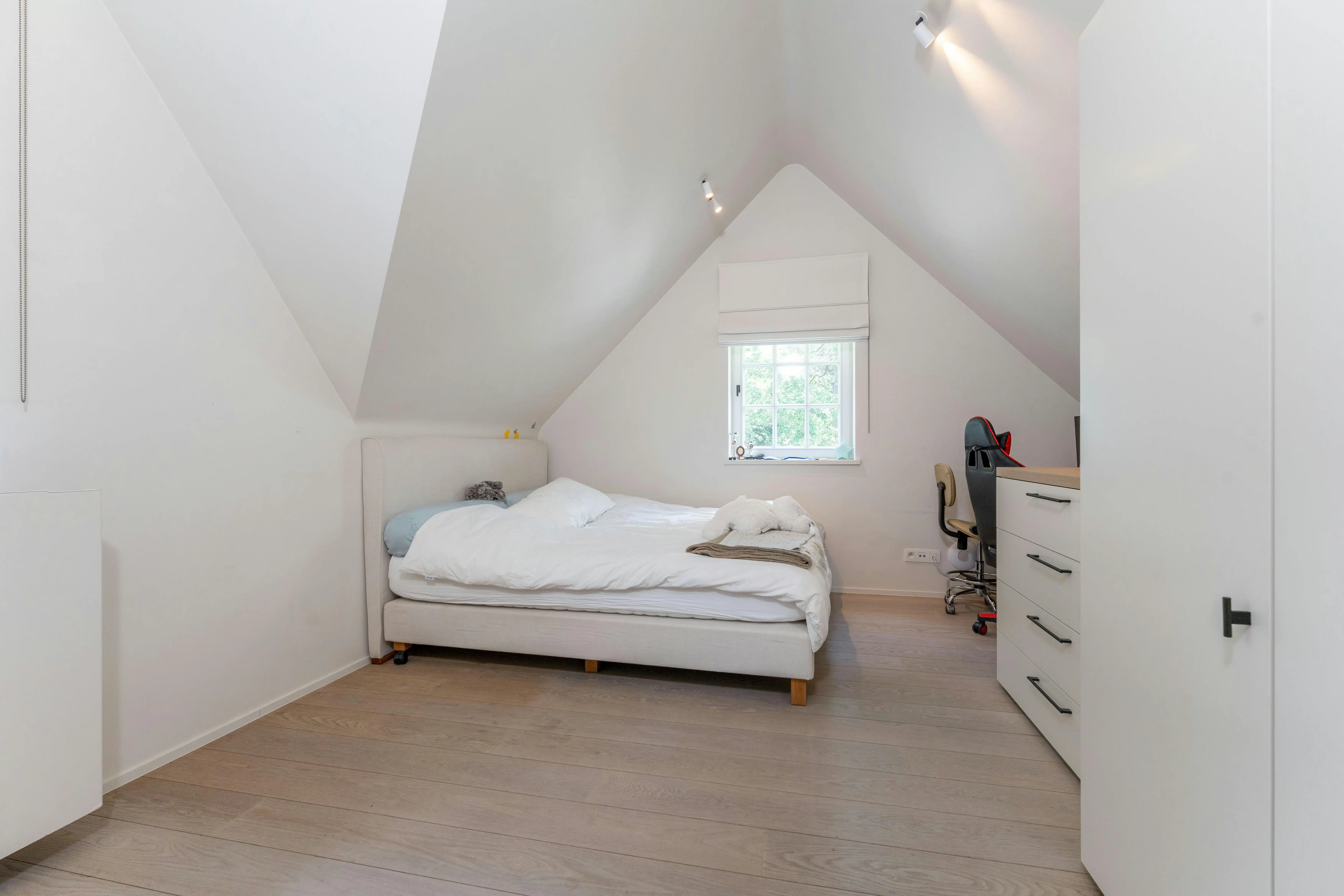 Idyllisch gelegen villa te Oostkamp foto 26