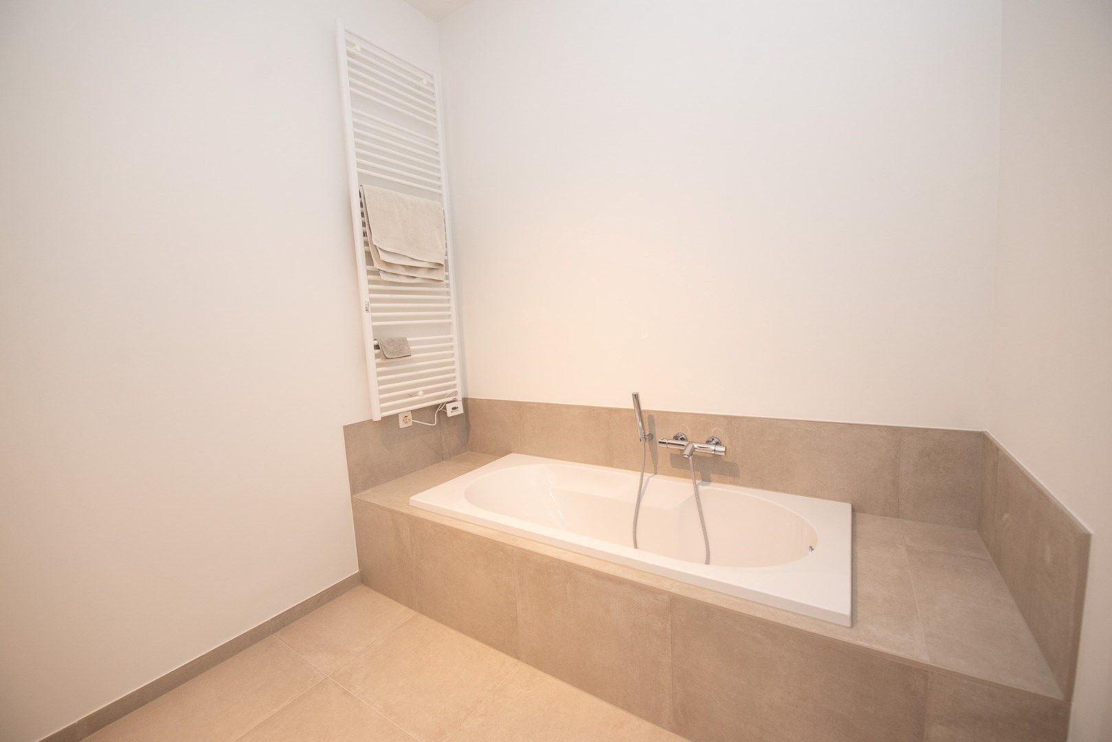 Ruime klassevolle penthouse TE KOOP in Waregem - 6% btw gunsttarief mogelijk! foto 16