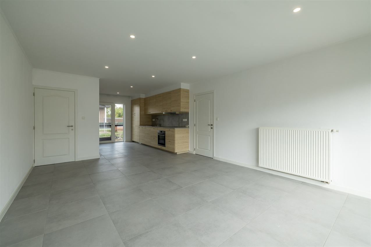 Gelijkvloers appartement, twee slpk., autostaanplaats foto 4