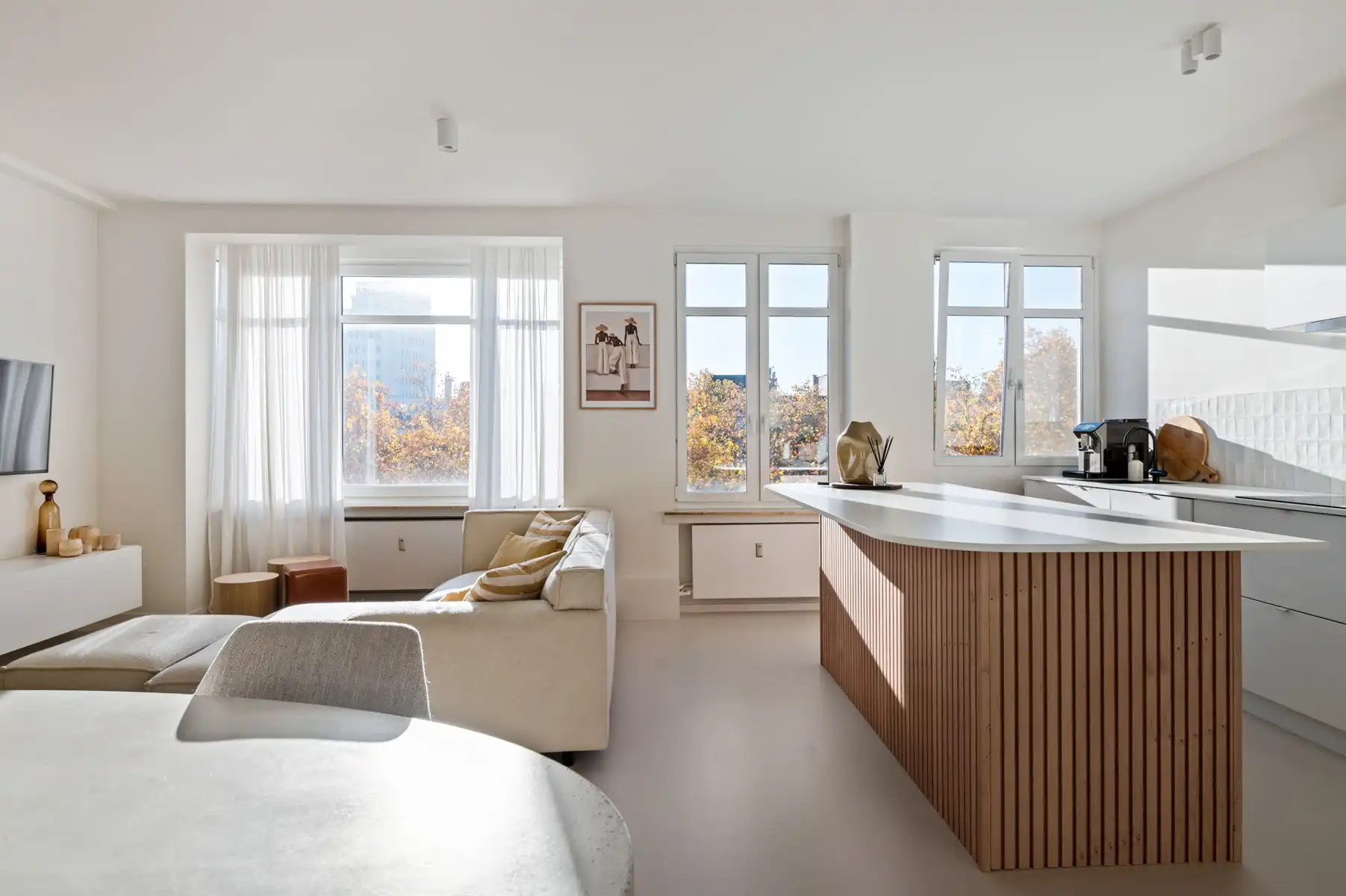 IN OPTIE !! Instapklaar en stijlvol appartement op toplocatie foto {{pictureIndex}}