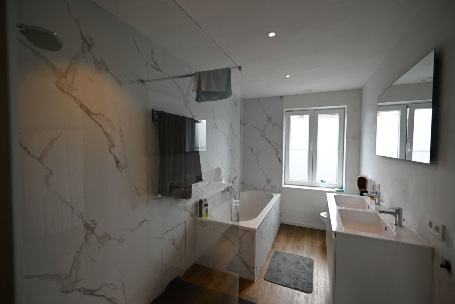 Prachtige gezinswoning met ruimte, licht en comfort! foto 7