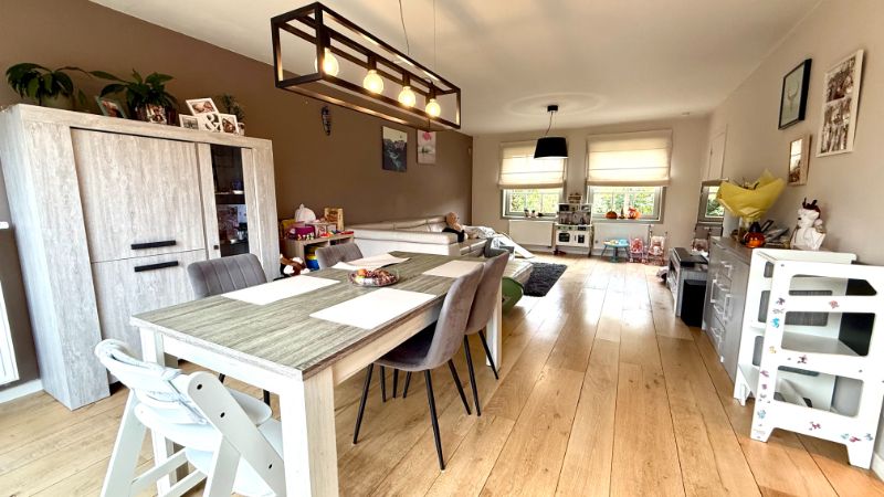 Charmante woning in fermettestijl met drie slaapkamers en mooie tuin foto 4