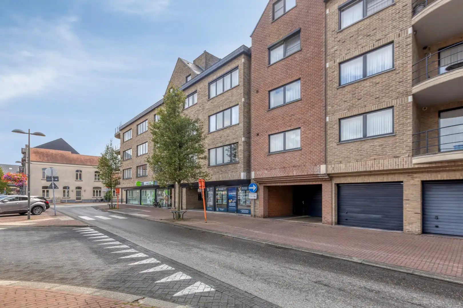 Goed onderhouden en gunstig gelegen app met 2 slpks. foto 19