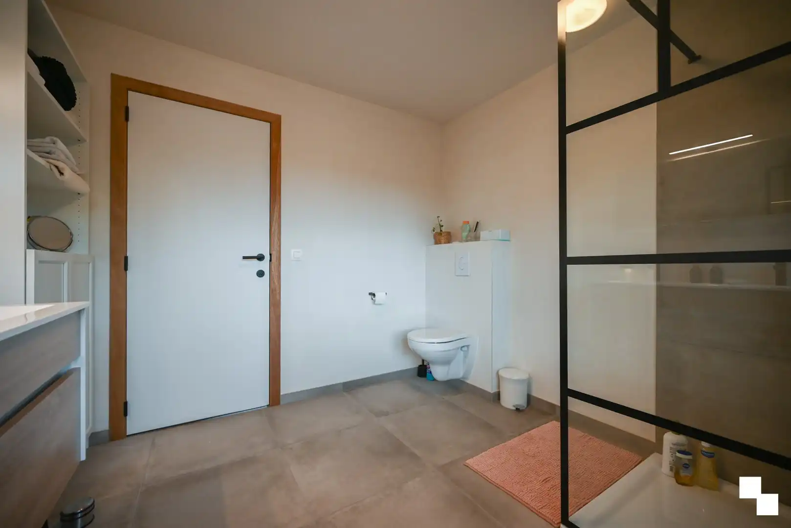 Rustig gelegen, instapklare gezinswoning met drie slaapkamers te Izegem foto 31