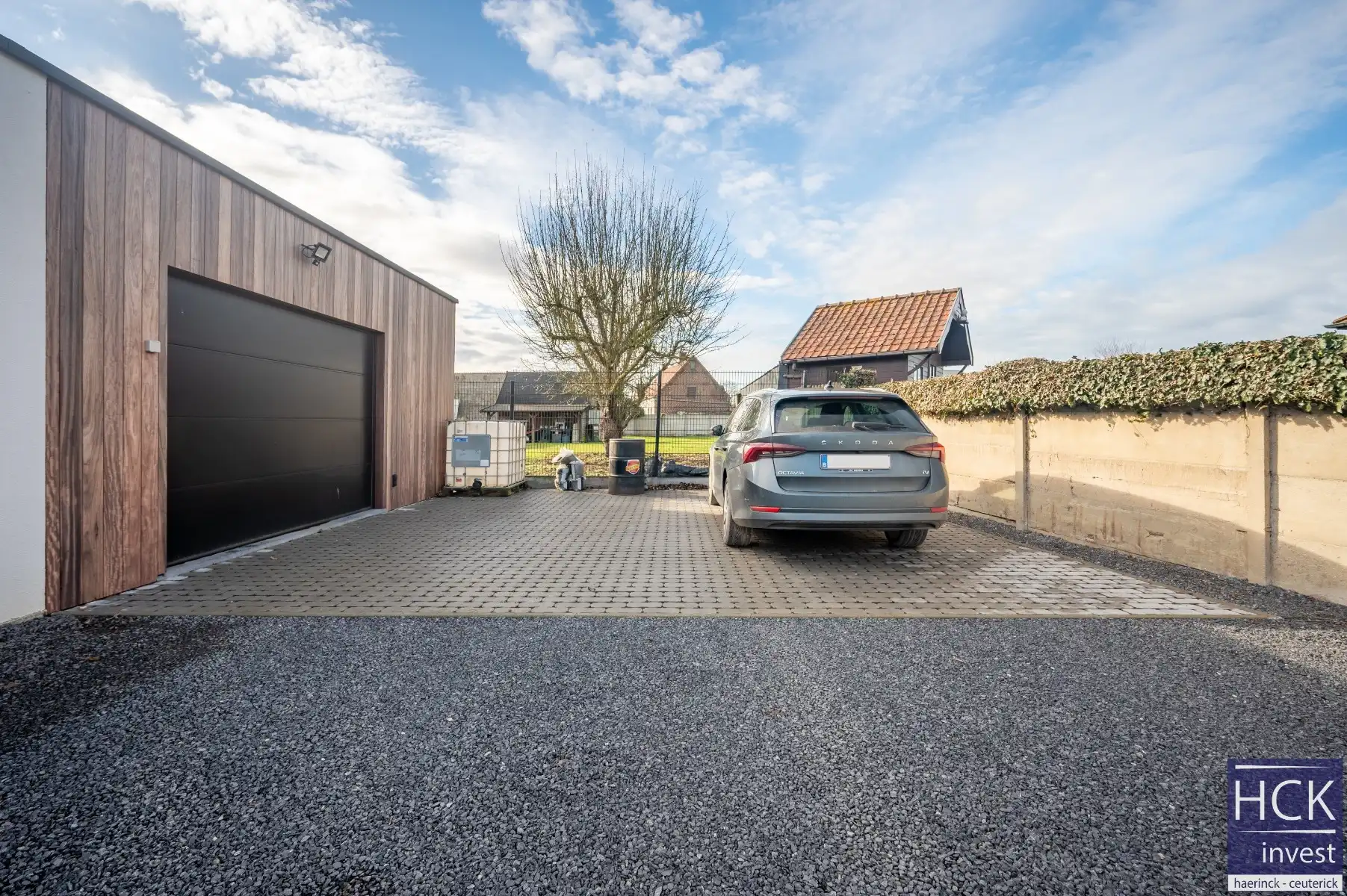 WAREGEM - Instapklare woning met 4 SLPK, mét uitweg én garage! foto 13