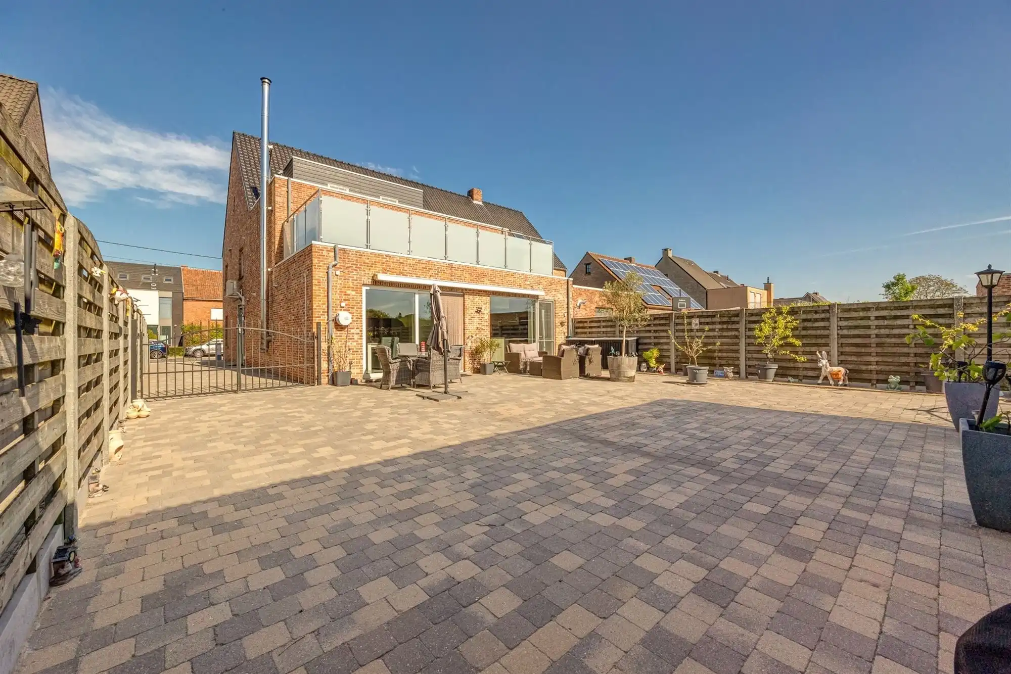 Ruim gelijkvloersappartement met zwembad  foto 21