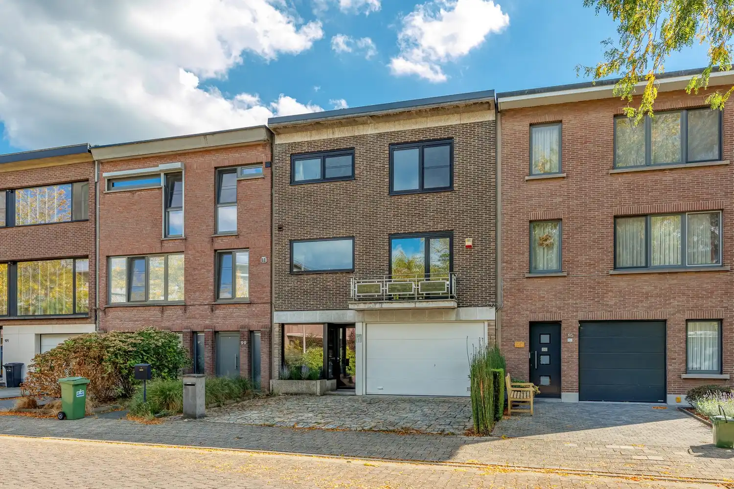 Ruime energiezuinige gezinswoning foto {{pictureIndex}}